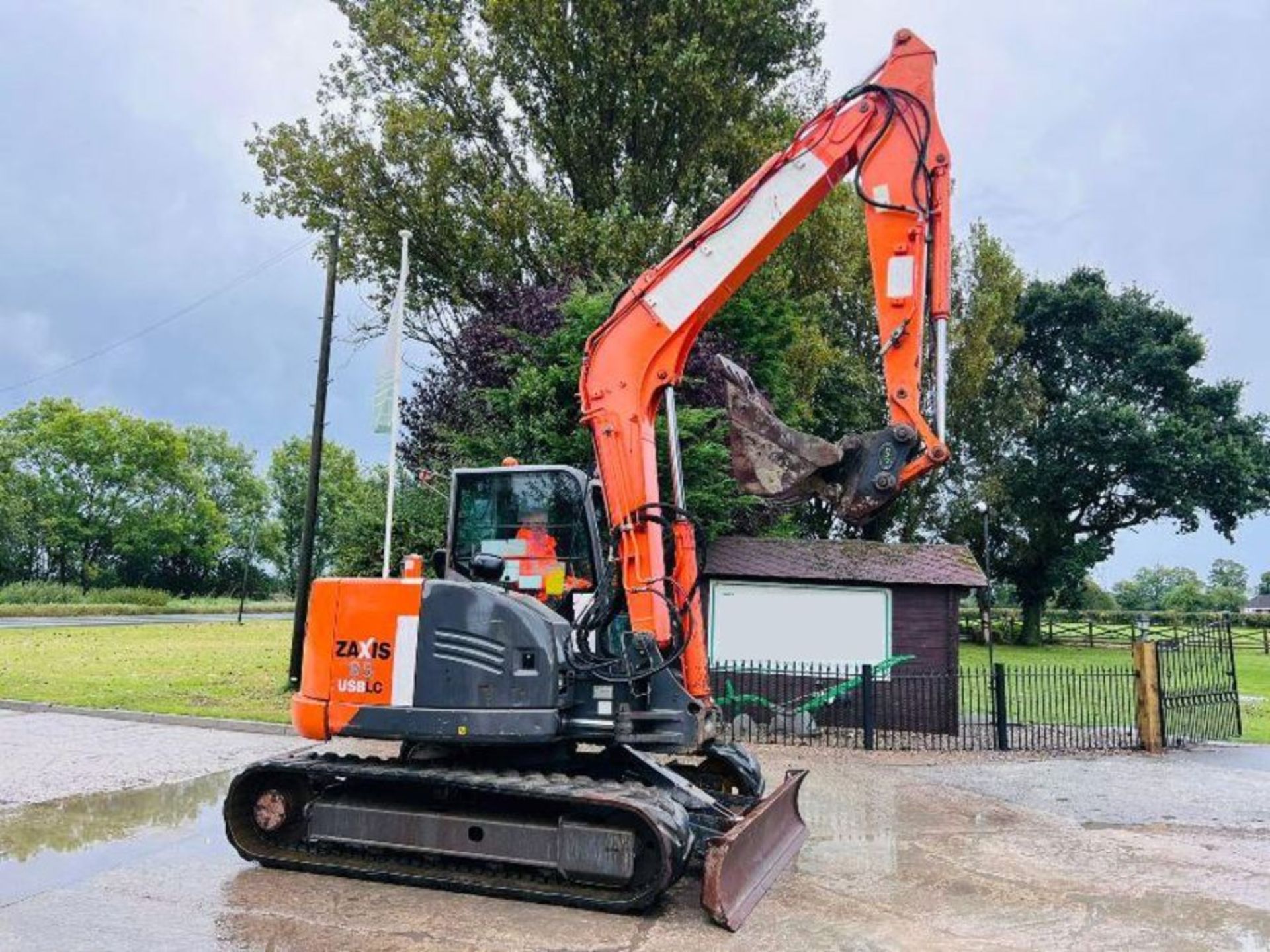HITACHI ZX85USBLC-3 TRACKED EXCAVATOR C/W QUICK HITCH - Image 8 of 15