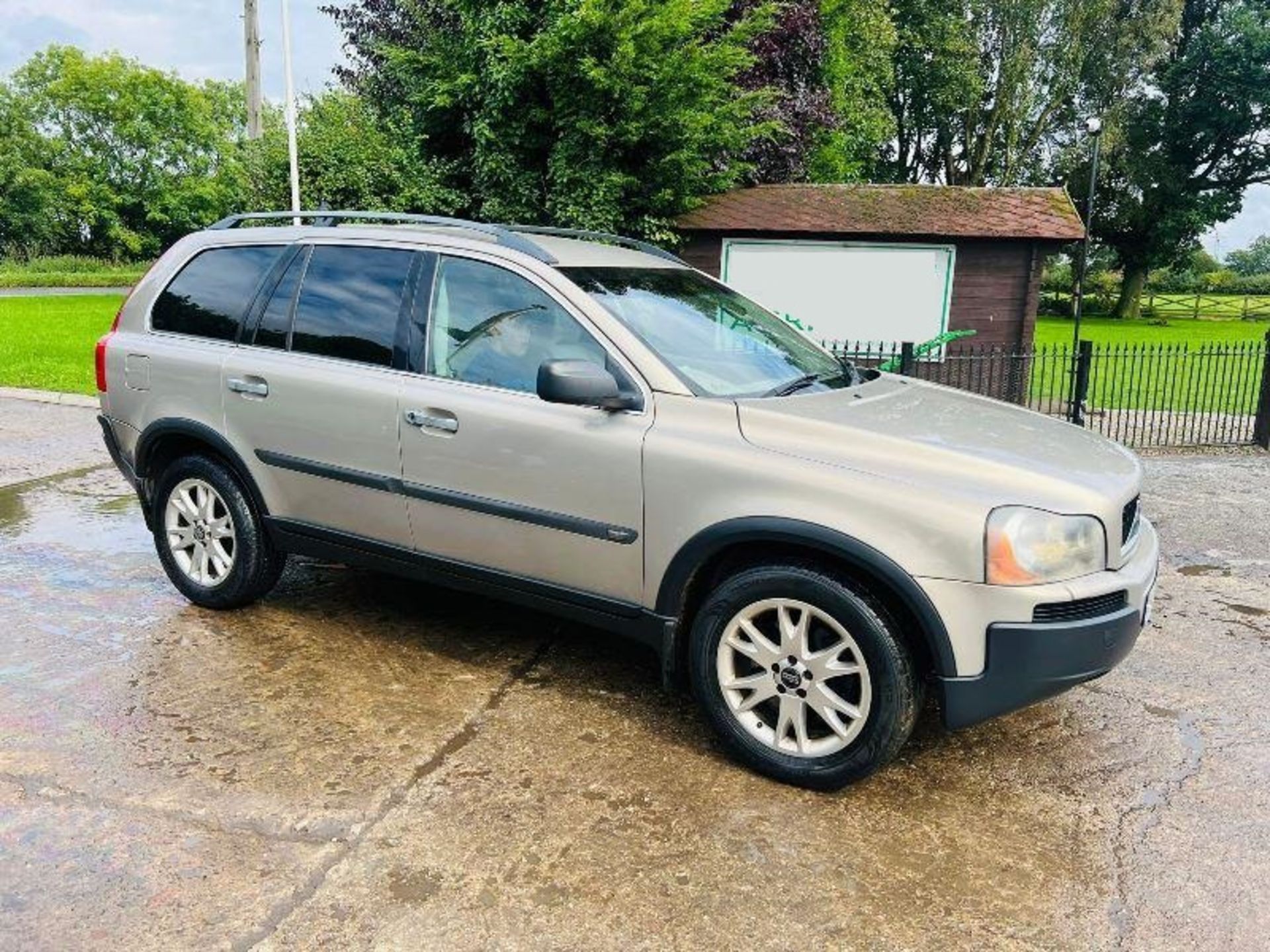 VOLVO XC90 7 SEATER DIESEL 2.4L *MOT'D TILL DECEMBER 2023*.