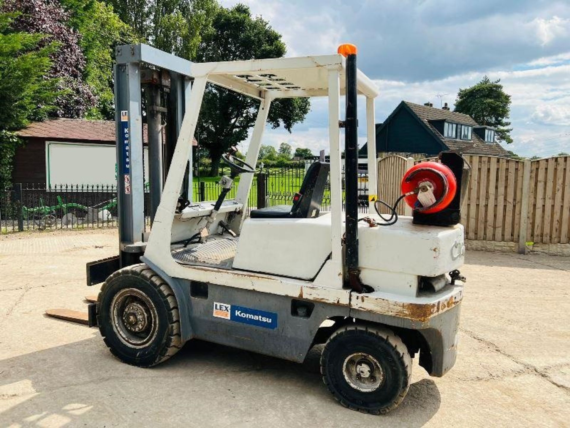 CLIMAX CAQ3.0 FORKLIFT C/W 2 STAGE MAST & PALLET TINES - Image 7 of 10