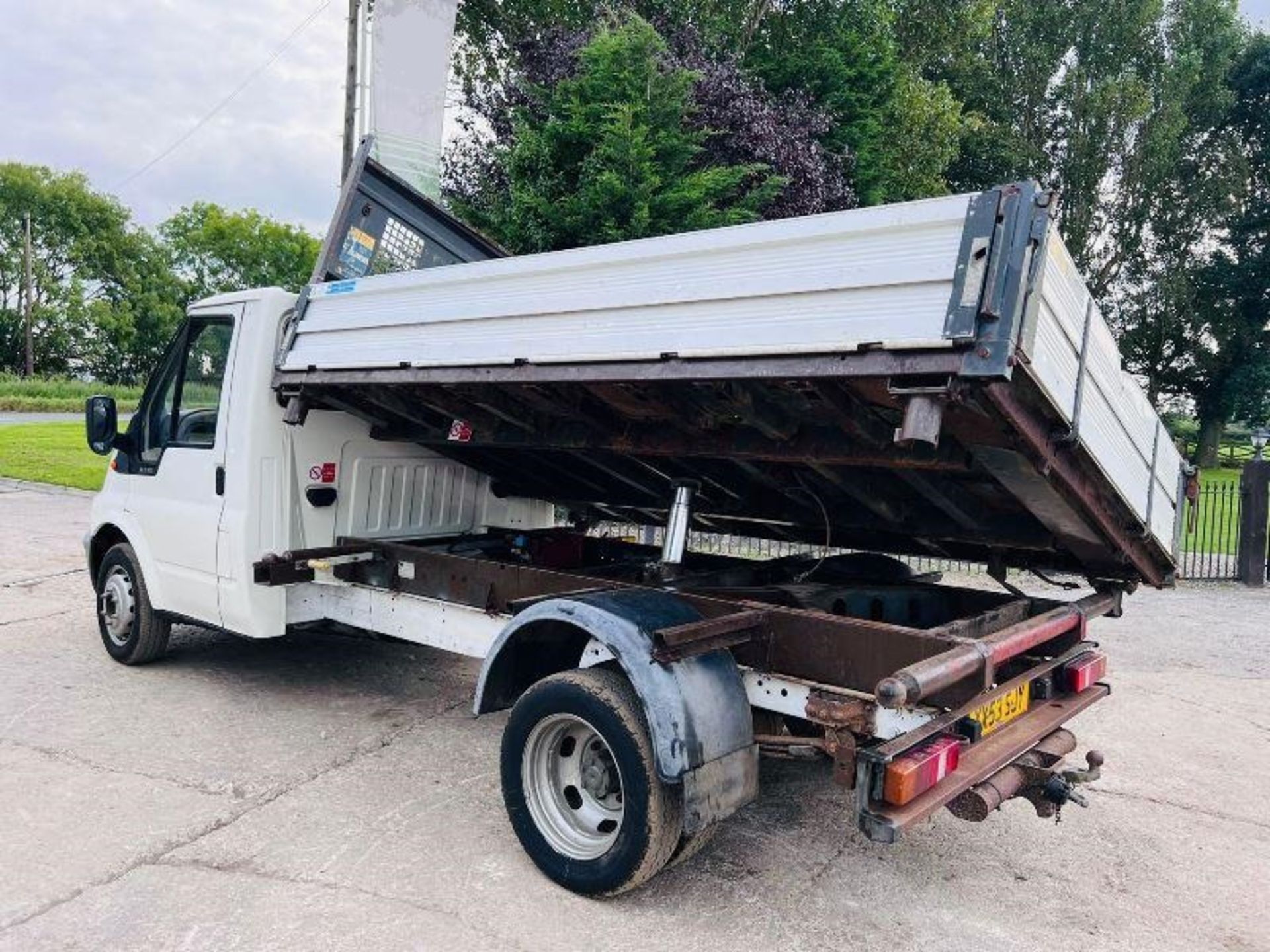 FORD TRANSIT 125 T350 4X2 THREE WAY TIPPER C/W DROP SIDE BODY - Image 17 of 18