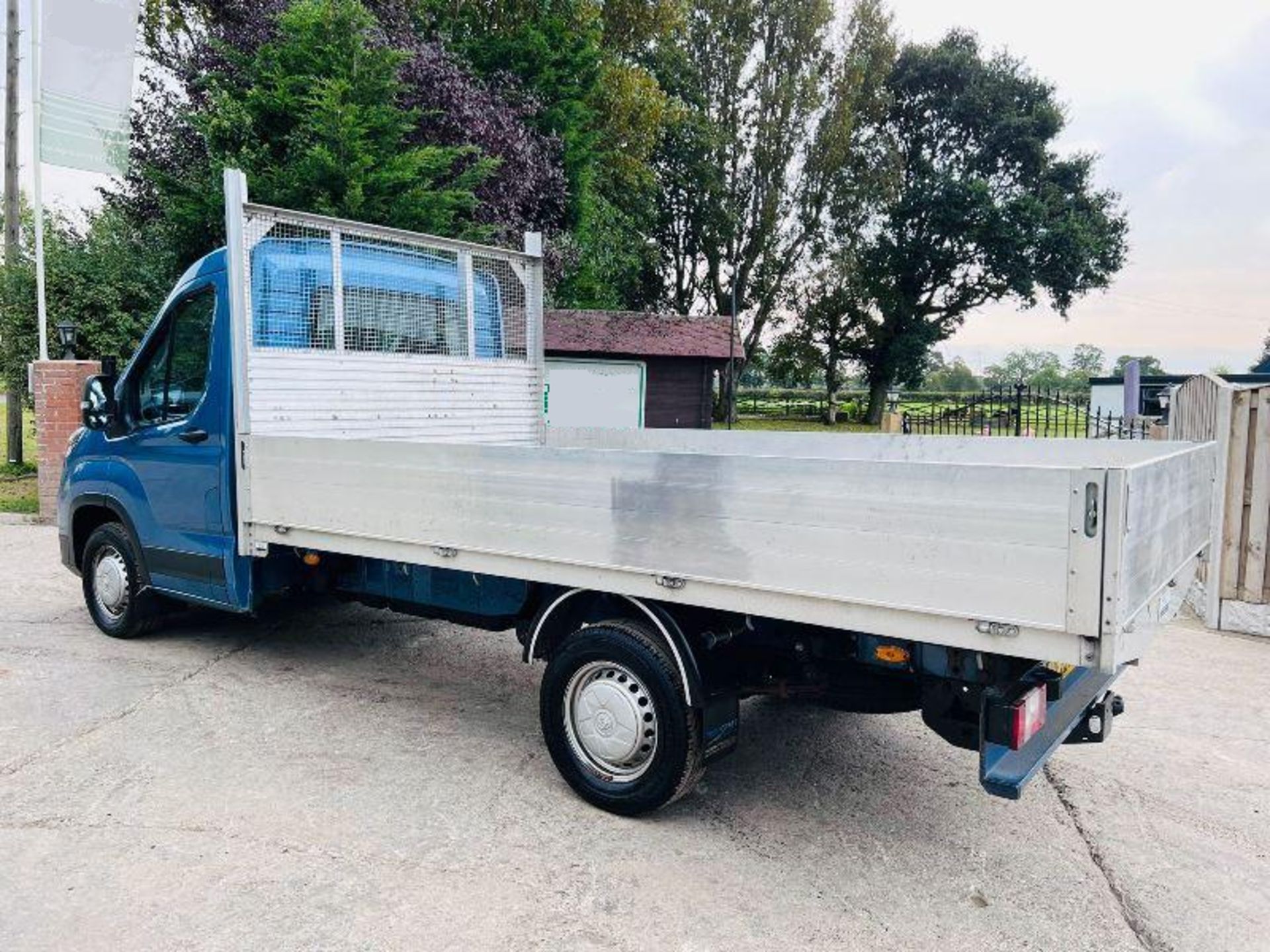 MAXUS DELIVER 9 DROP SIDE PICKUP *YEAR 2022* C/W 13FT ALUMINUM DROP SIDE BODY  - Image 20 of 20