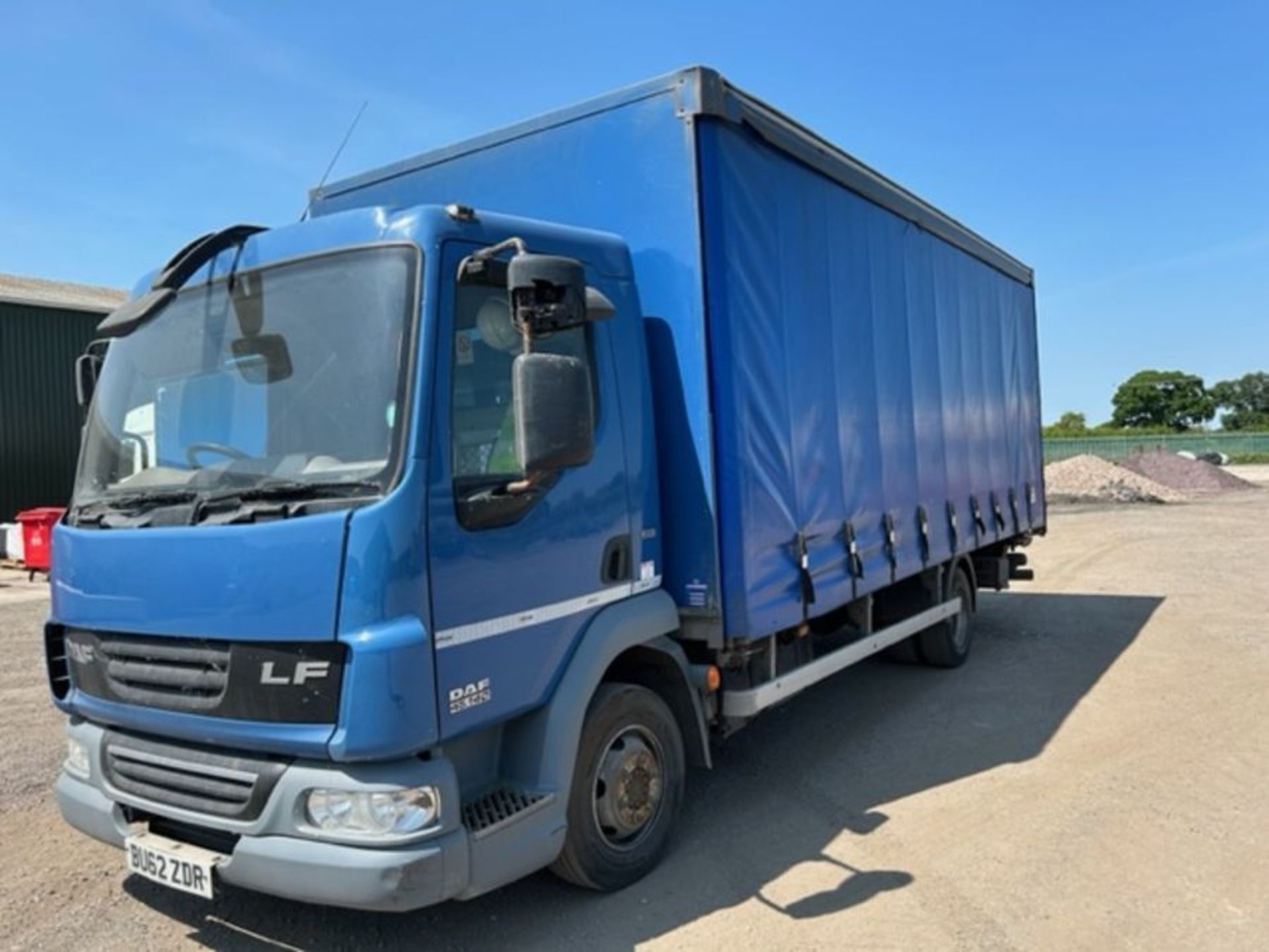 2012 DAF TRUCKS - DAY CAB - AUTO - EURO 5 - DHOLLANDIA TUCK UNDER TAIL LIFT WITH 1000KG CAPACITY - Image 31 of 34