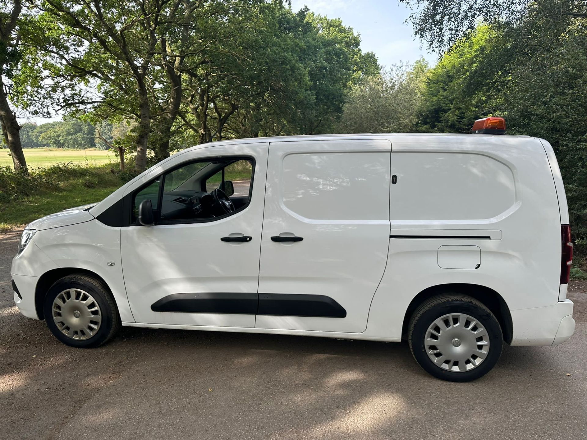 2020 20 VAUXHALL COMBO SPORTIVE PANEL VAN - 73K MI - Image 4 of 10