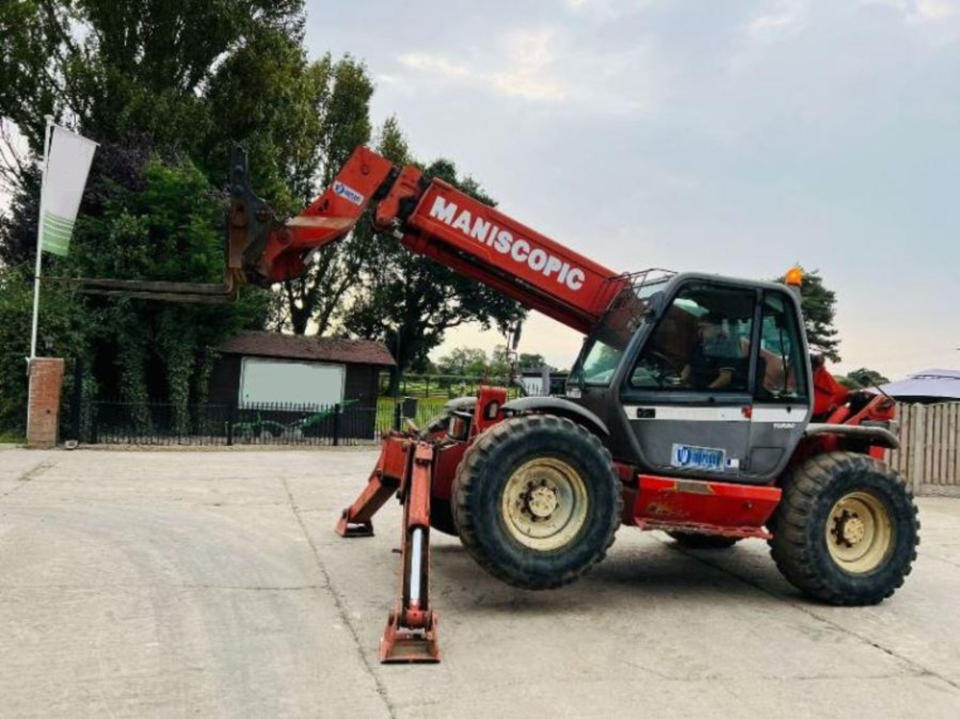 MANITOU MT1337SL 4WD TELEHANDLER *13 METER REACH* C/W PALLE TINES  - Image 14 of 17