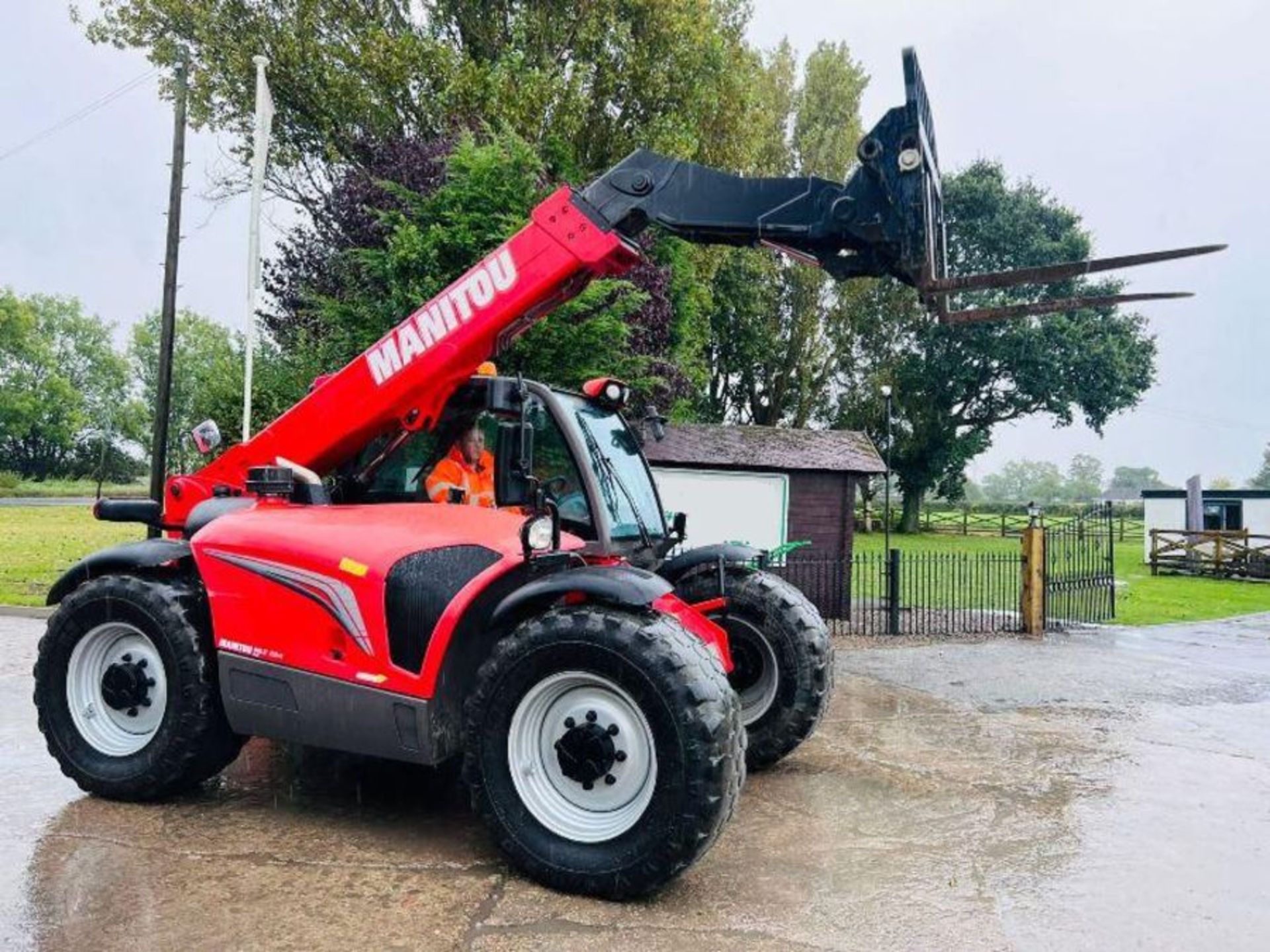 MANITOU MLT634-120 4WD TELEHANDLER *YEAR 2014, 4117 HOURS AG-SPEC* C/W PUH - Image 12 of 15