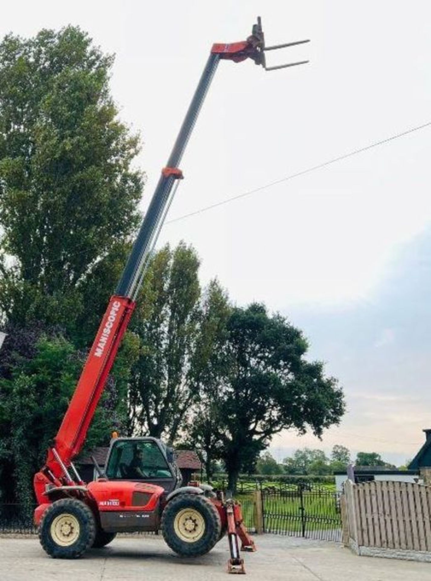 MANITOU MT1337SL 4WD TELEHANDLER *13 METER REACH* C/W PALLE TINES  - Image 3 of 17