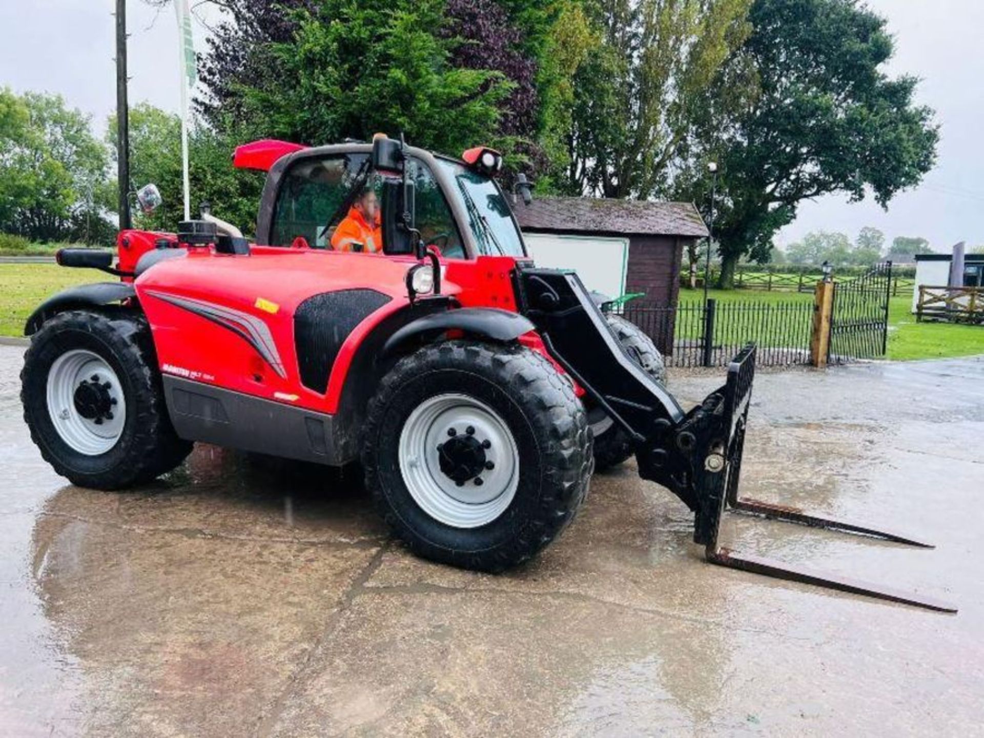 MANITOU MLT634-120 4WD TELEHANDLER *YEAR 2014, 4117 HOURS AG-SPEC* C/W PUH - Image 3 of 15