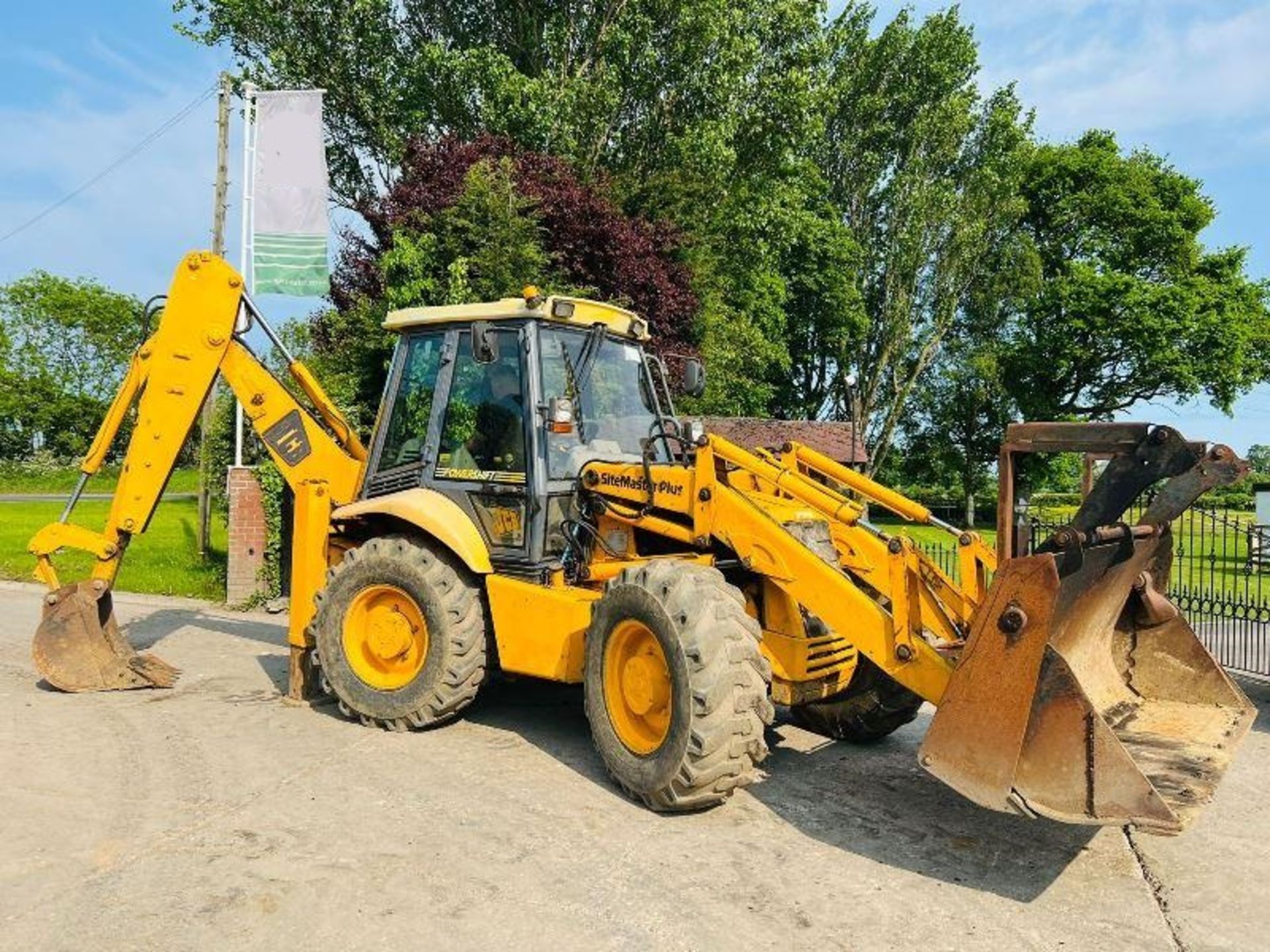 JCB 3CX SUPER 4WD BACKHOE DIGGER C/W EXTENDING DIG & 4 WHEEL STEER