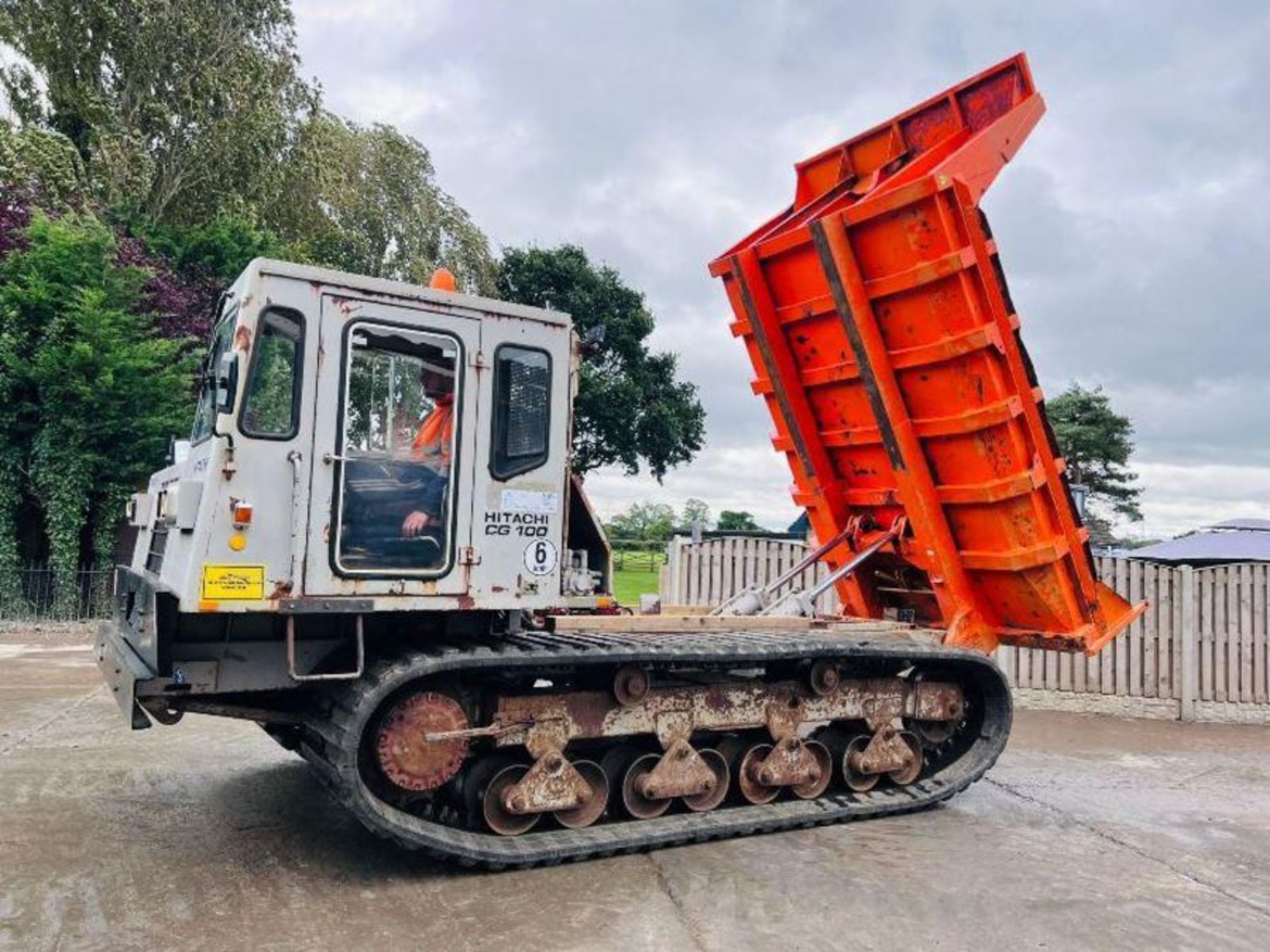 HITACHI CG100 TRACKED DUMPER C/W RUBBER TRACKS & REVERSE CAMERA - Bild 14 aus 20