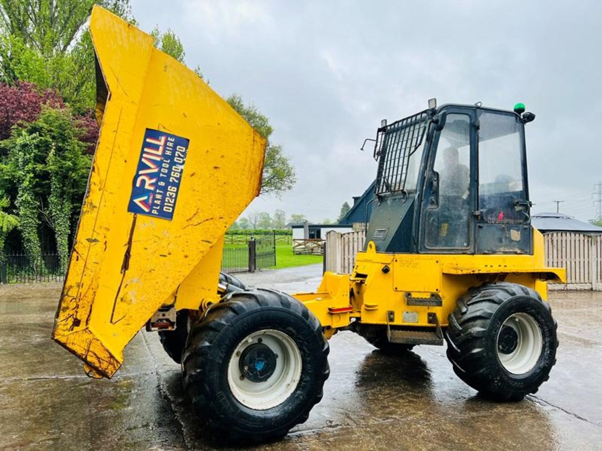 NC ENGINNERING ST10 4WD DUMPER *YEAR 2016 , 2358 HOURS* C/W FULLY GLAZED CABIN - Image 3 of 12