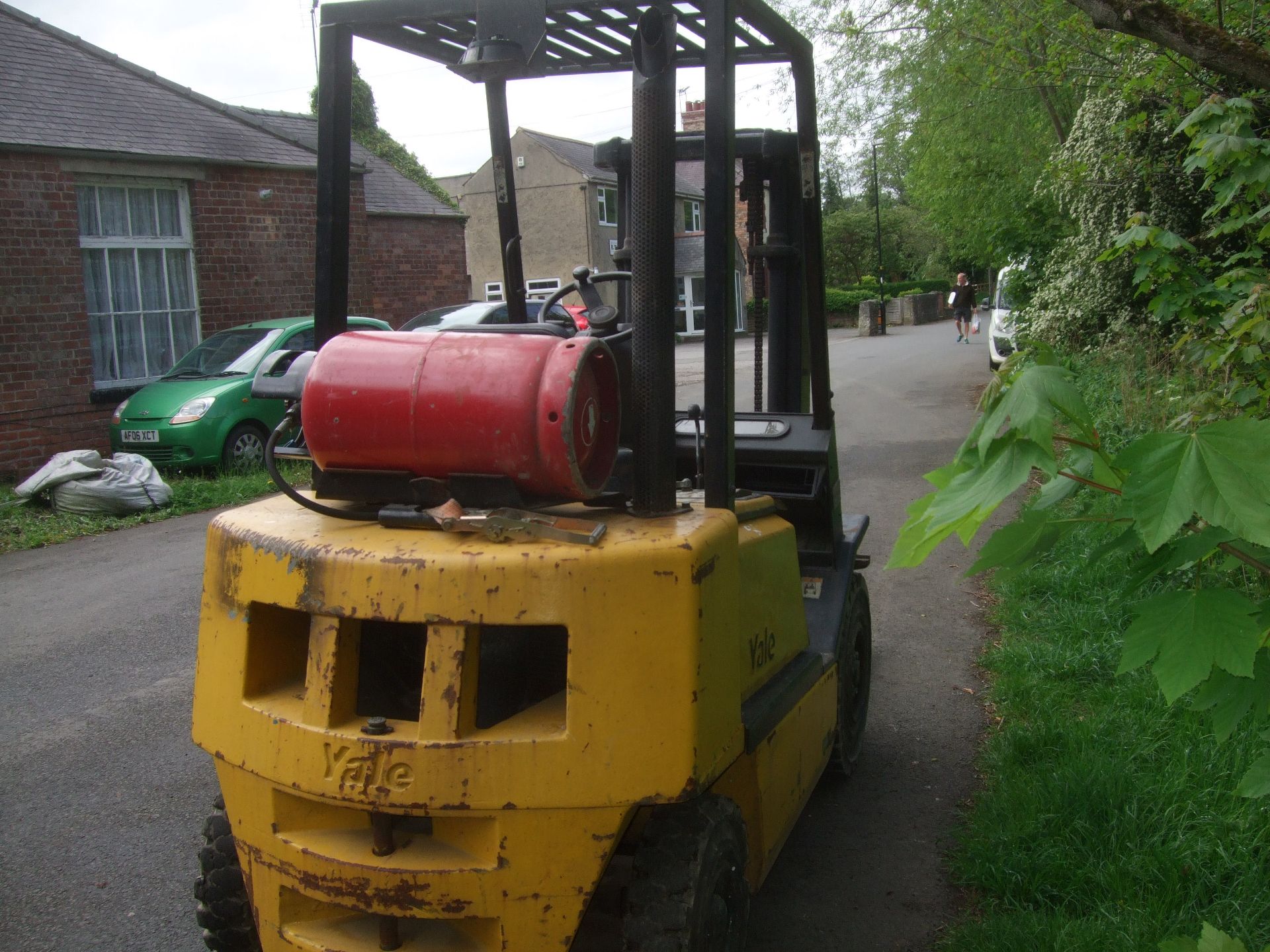 YALE GDP 25 GAS FORKLIFT - 2.5 TONNE CAPACITY - DUPLEX MAST - 13071 RECORDED HOURS - Image 2 of 4