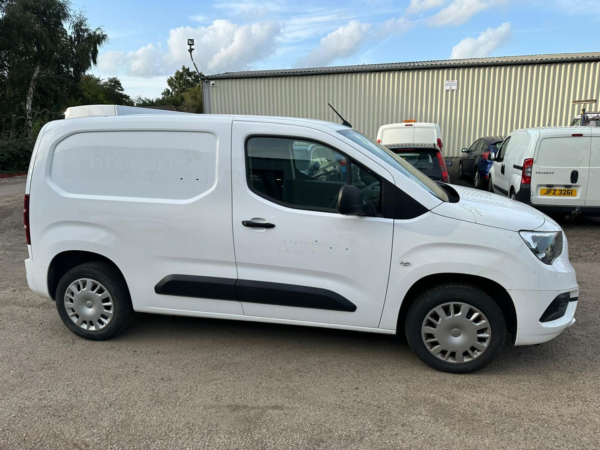 2020 20 VAUXHALL COMBO SPORTIVE PANEL VAN - 68K MILES - AIR CON - PLY LINED - Bild 3 aus 7