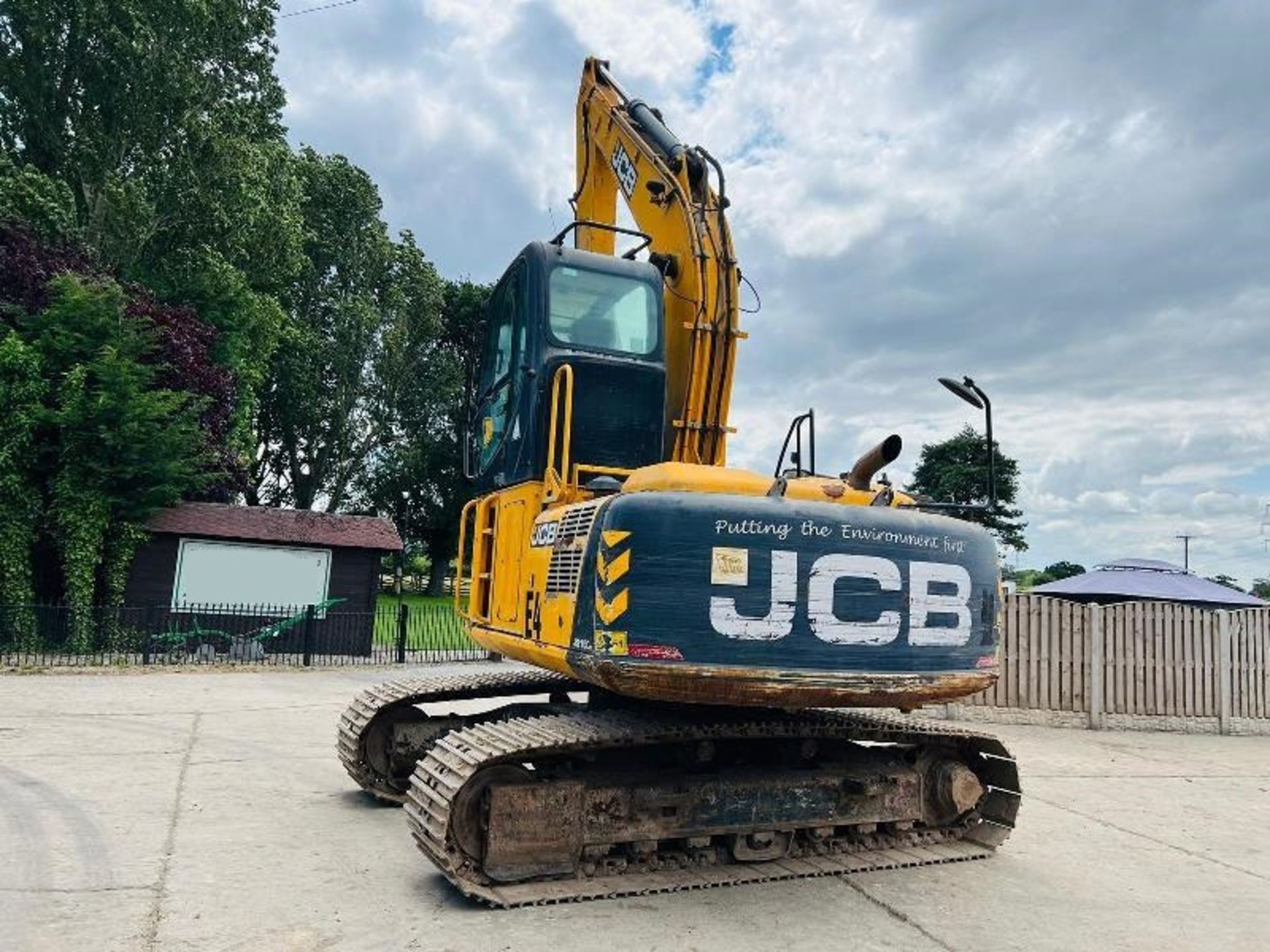 JCB JS160 HIGH RISED CABIN TRACKED EXCAVATOR C/W GRAPPLE GRAB - Image 2 of 12
