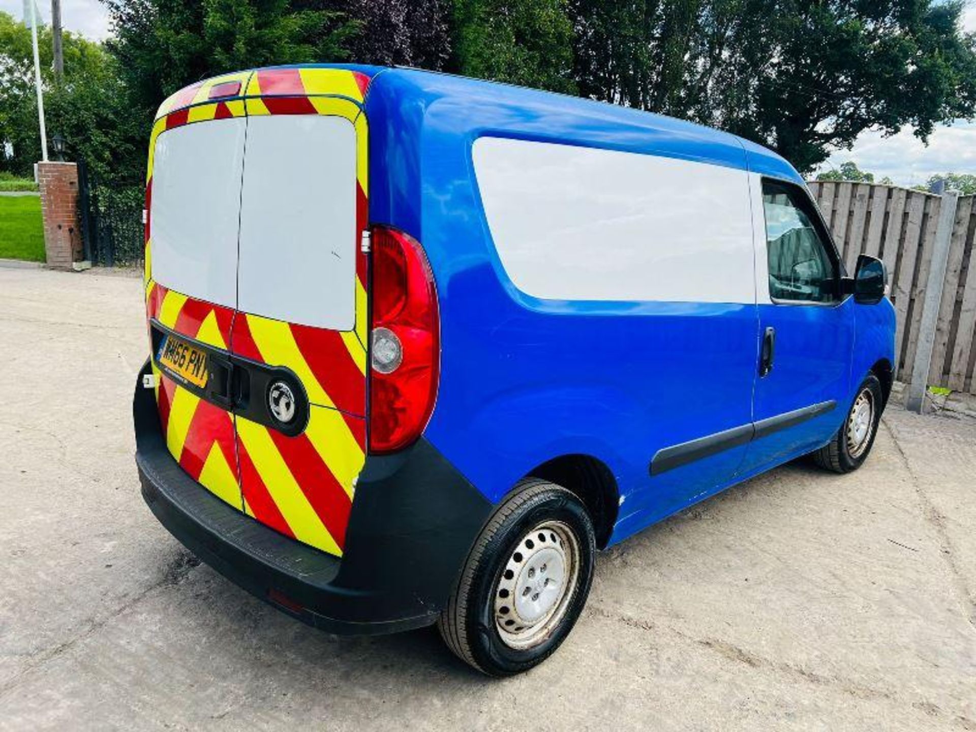 VAUXHALL COMBO VAN *YEAR 2017 , MOT'D TILL DECEMBER 2023* - Image 10 of 10