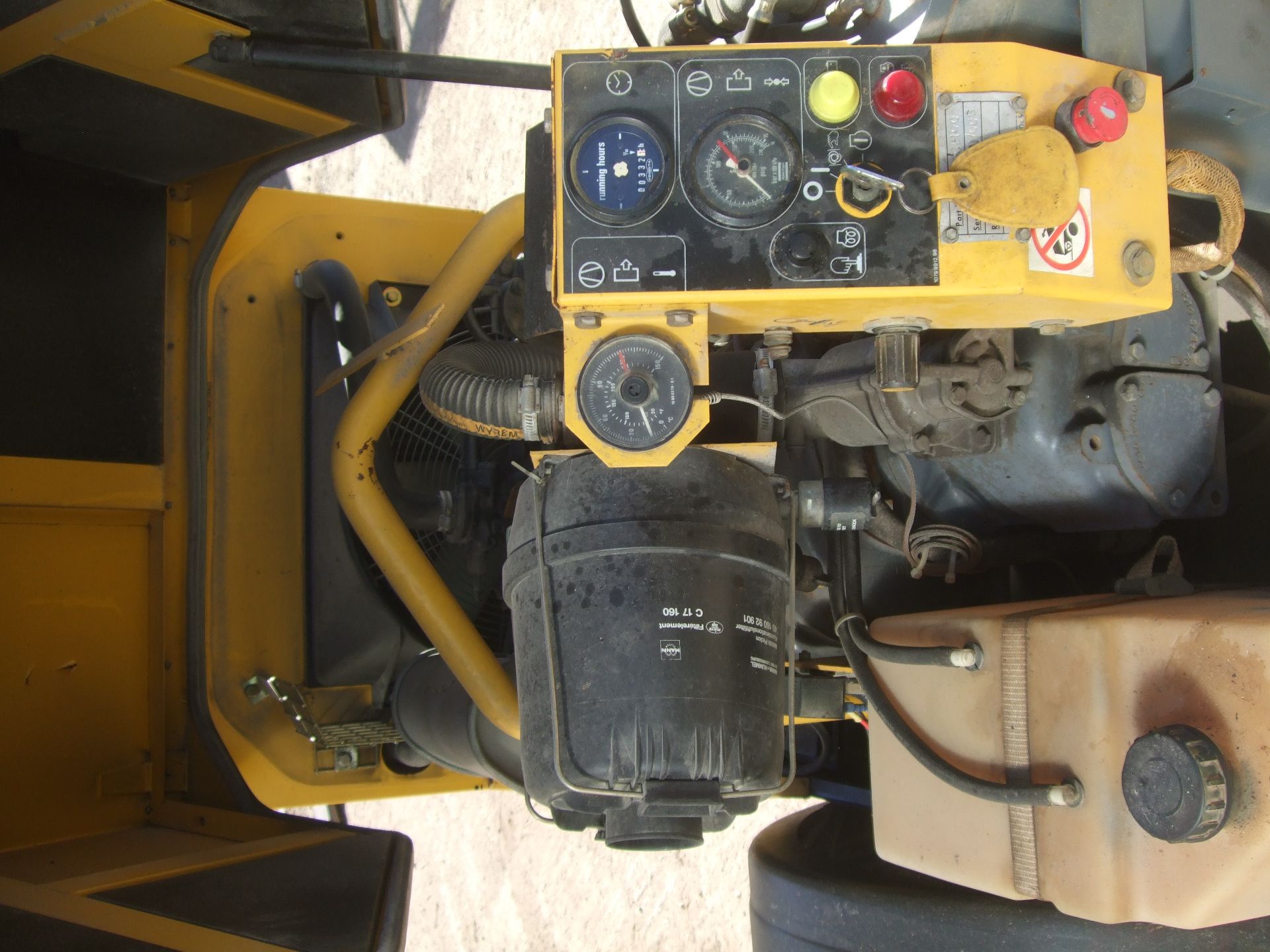 COMPAIR DIESEL ROAD TOW COMPRESSOR - 2 TOOL - VERY LITTLE USE - Image 4 of 4