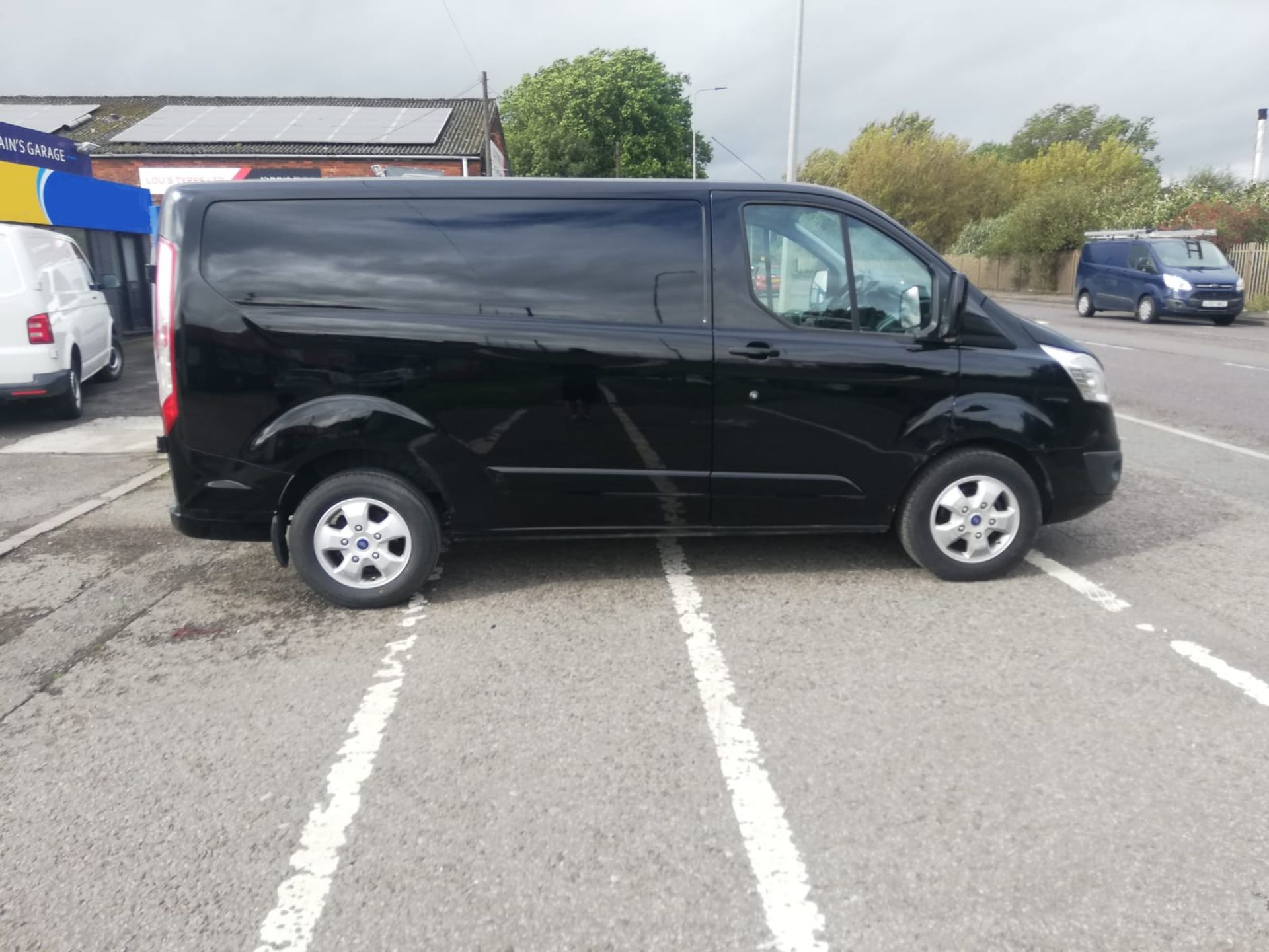 2016 16 FORD TRANSIT CUSTOM LIMITED 2.0 PANEL VAN - 64K MILES - EURO 6 - AIR CON - ALLOY WHEELS - Image 8 of 10