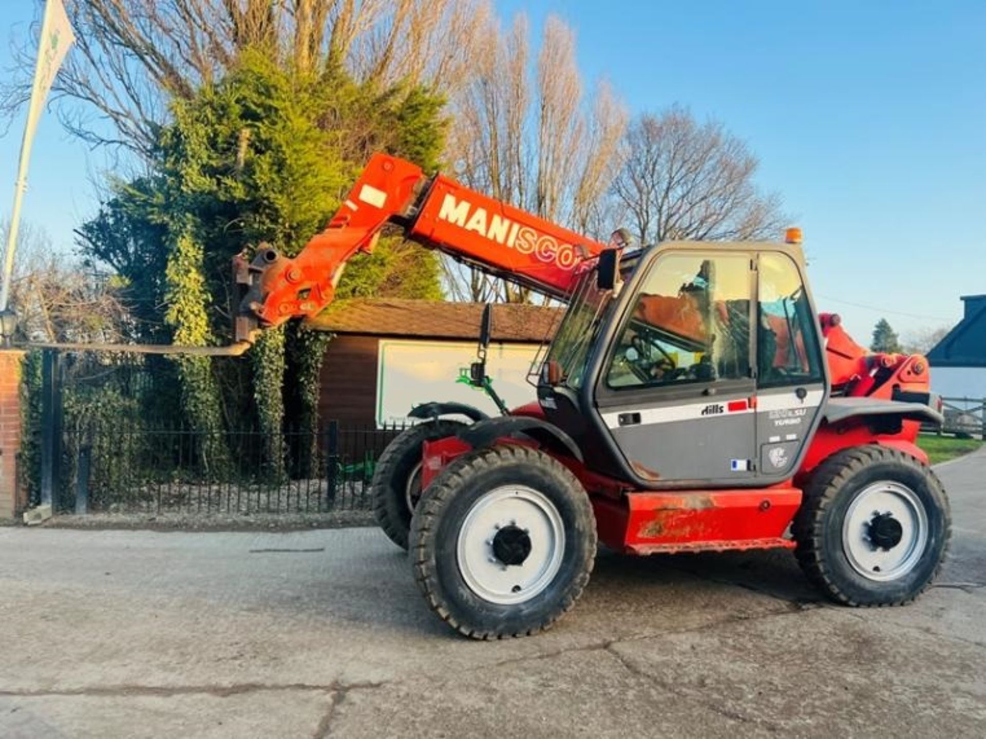 MANITOU MLT845-120 4WD TELEHANDLER C/W PALLET TINES - Image 2 of 16