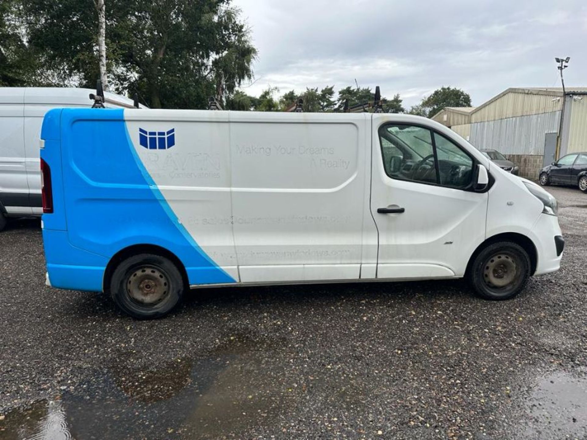 2017 67 VAUXHALL VIVARO SPORTIVE LWB PANEL VAN -123K MILES - EURO 6 - AIR CON. - Image 11 of 11