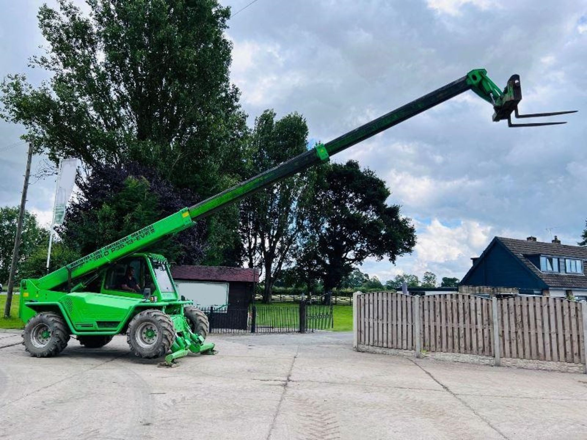 MERLO P35.13K 4WD TELEHANDLER * 13 METER REACH * C/W PALLET TINES - Image 3 of 15