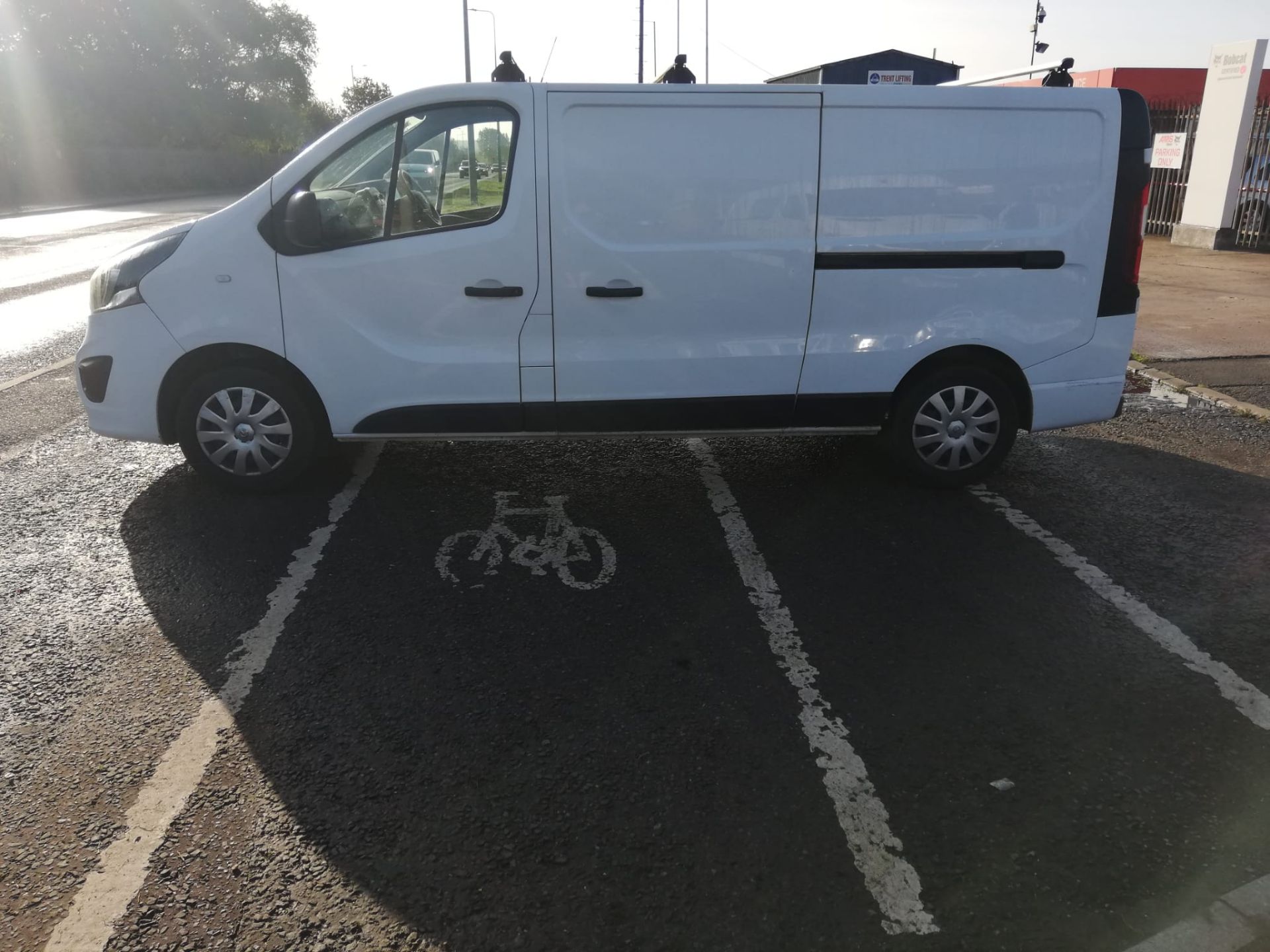 2018 18 VAUXHALL VIVARO SPORTIVE LWB PANEL VAN - 121,137 MILES - AIR CON - EURO 6 - Image 4 of 9