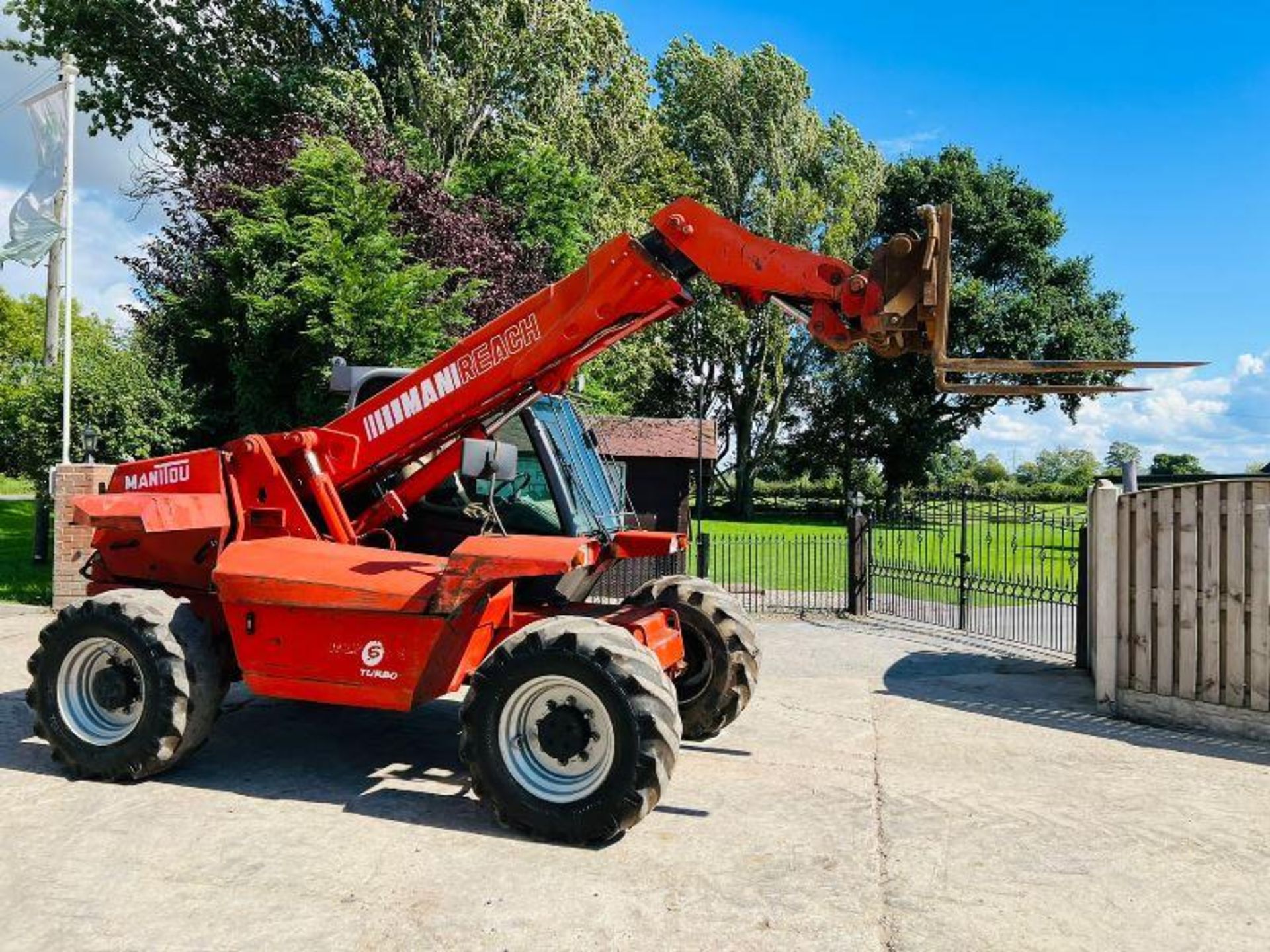 MANITOU MLT628T 4WD TELEHANDLER *AG-SPEC* C/W PICK UP HITCH - Image 5 of 12