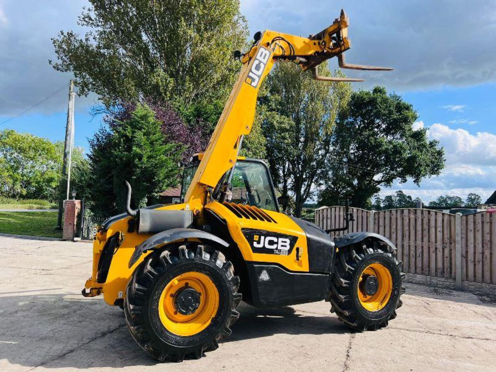 JCB 526-56 4WD TELEHANDLER *AG-SPEC, YEAR 2013* C/W PICK UP HITCH - Image 5 of 15
