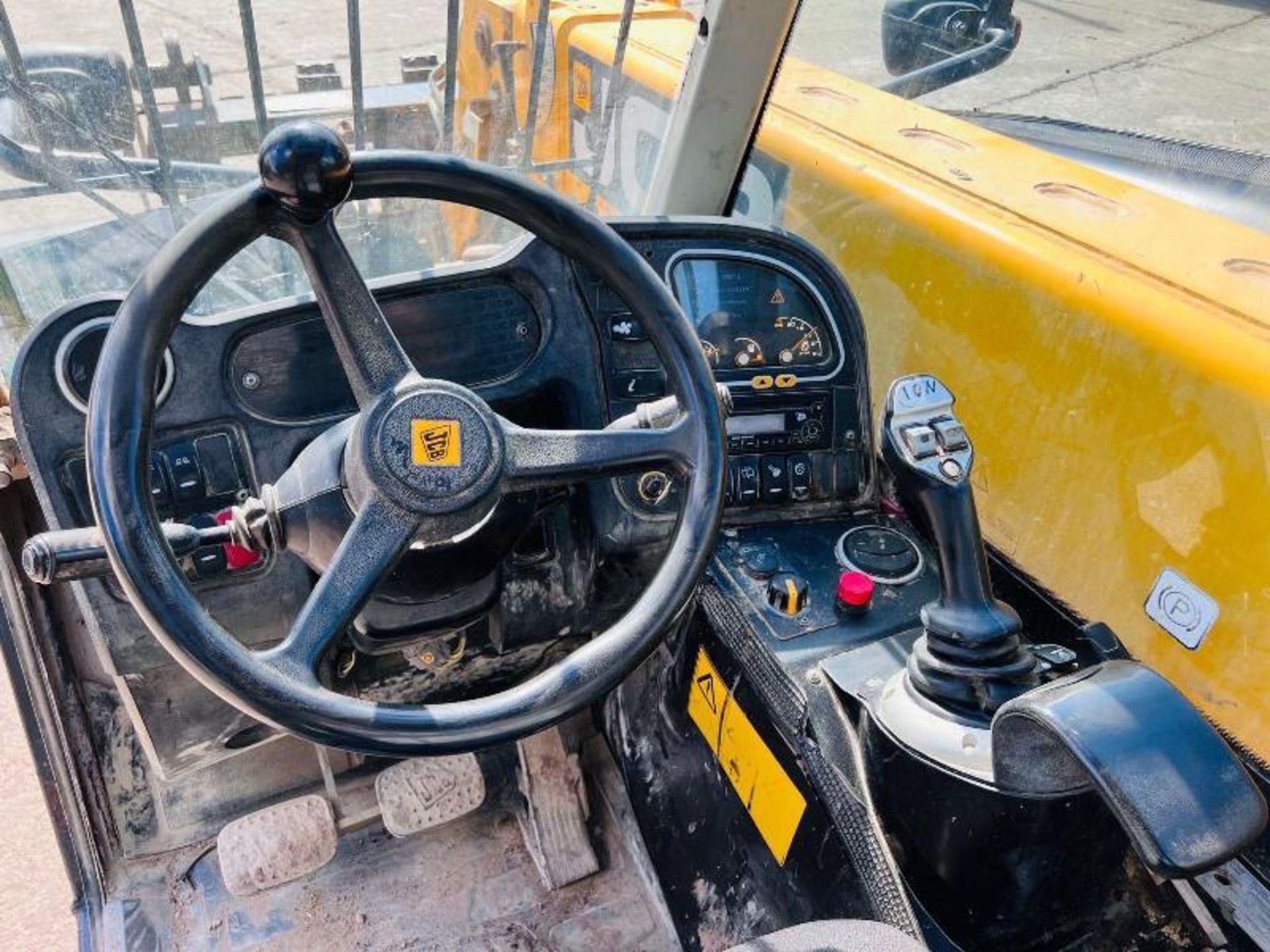 JCB 525-60 HI VIZ 4WD TELEHANDLER *YEAR 2015* - Image 3 of 12