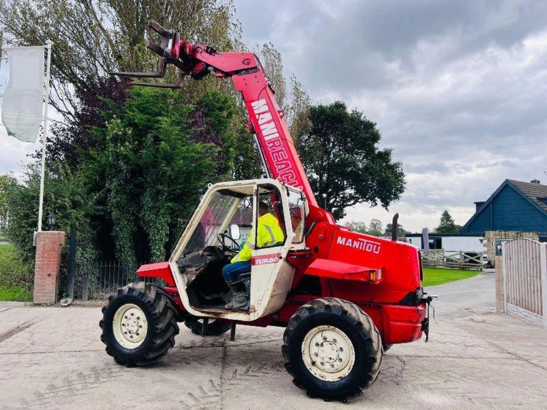 MANITOU MLT626 4WD TELEHANDLER C/W PALLET TINES  - Image 3 of 17