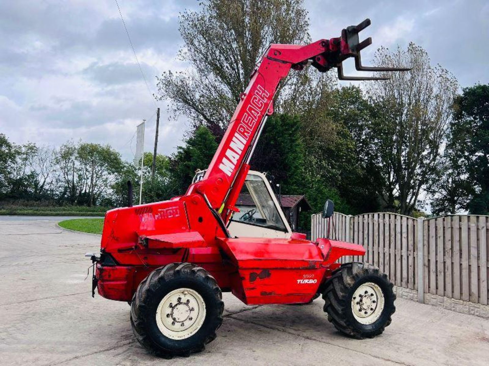 MANITOU MLT626 4WD TELEHANDLER C/W PALLET TINES  - Image 10 of 17