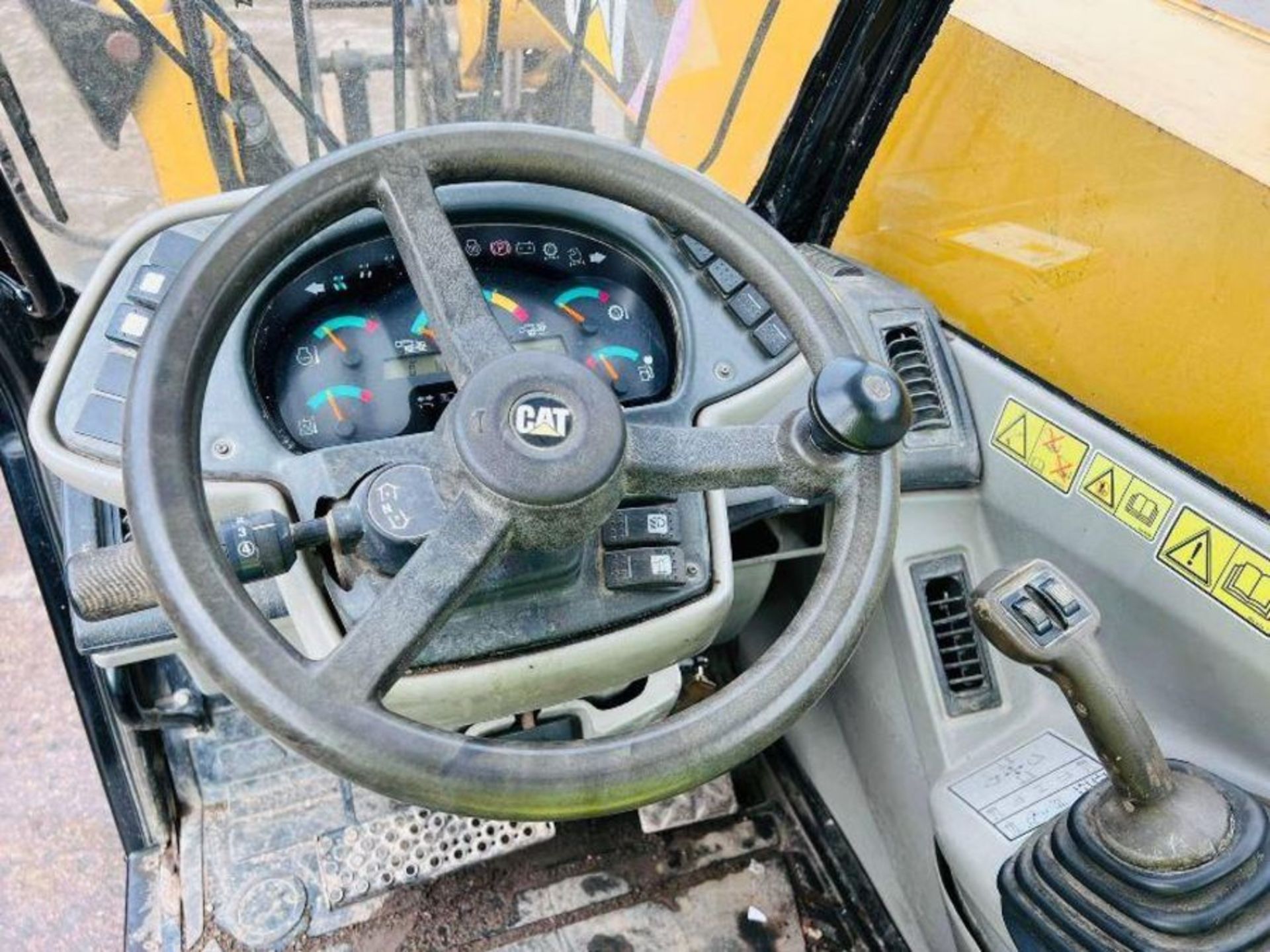 CATERPILLAR TH360B 4WD TRUBO TELEHANDLER *13.5 METER, 4399 HOURS*C/W PALLET TINES - Image 11 of 17