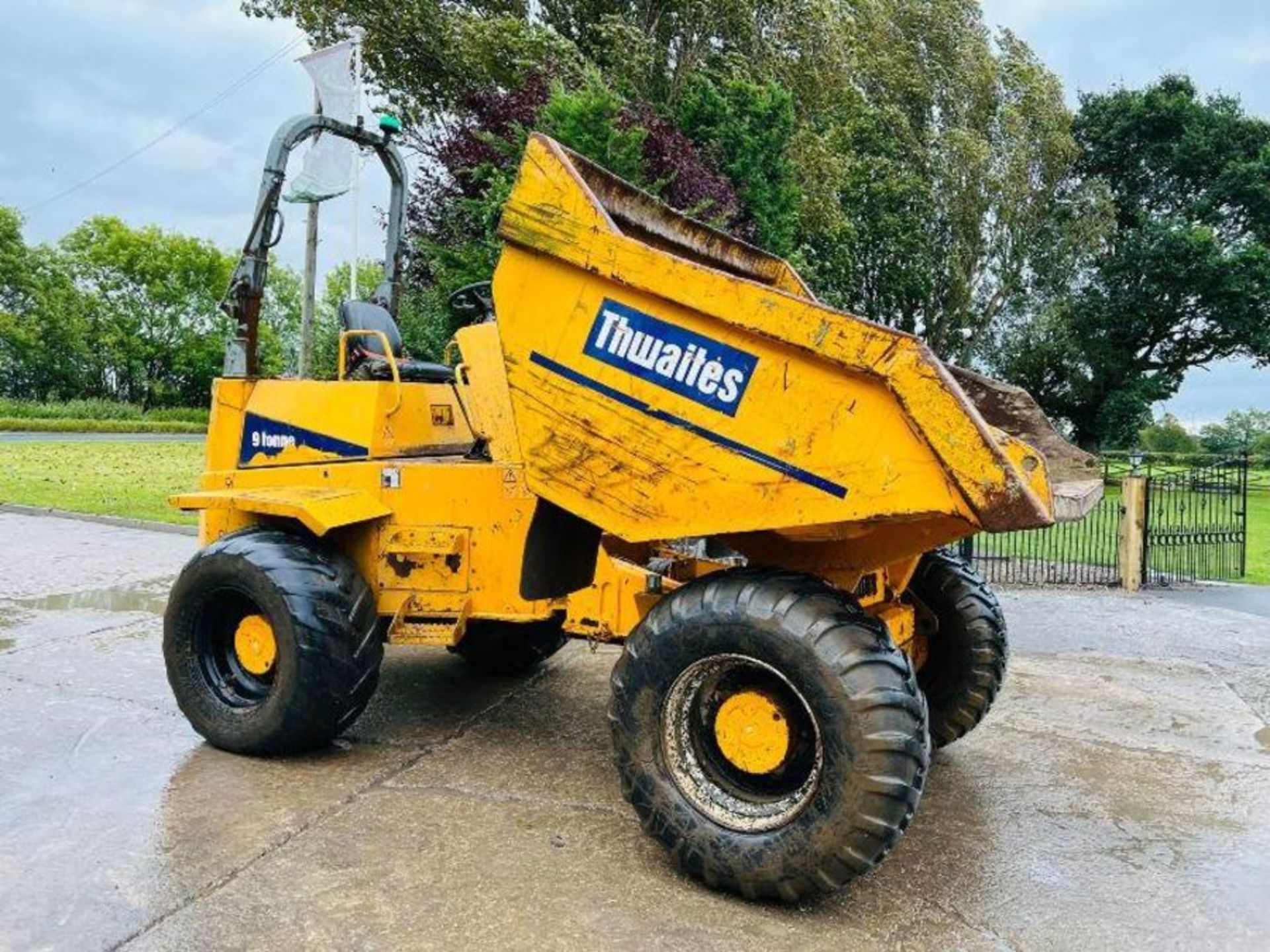 THWAITES 9 TON 4WD DUMPER C/W ROLE BAR & PERKINS ENGINE - Image 12 of 16