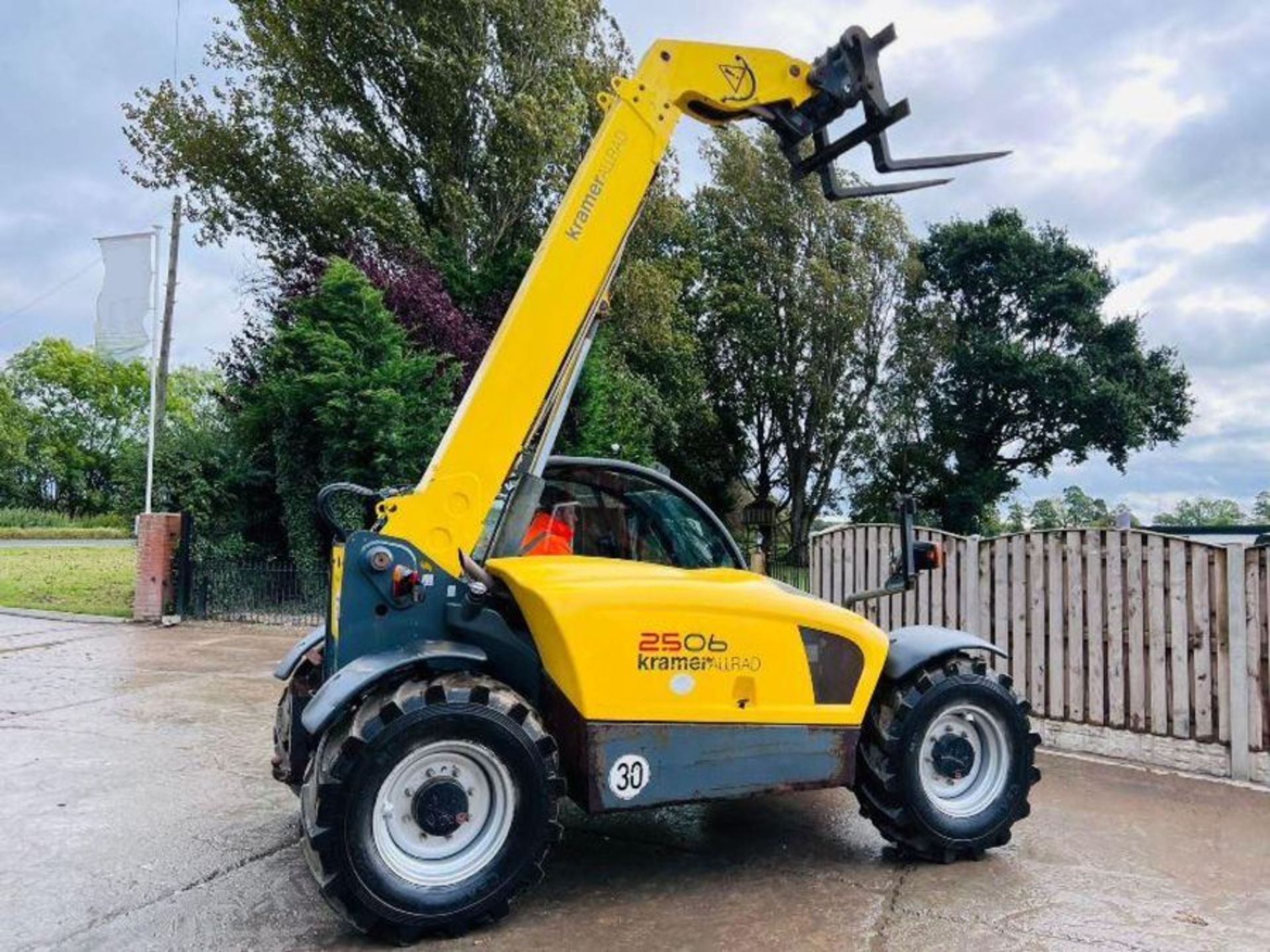 KRAMER ALLRAD 4074WD TELEHANDLER *YEAR 2011, AG SPEC* C/W PUH - Image 6 of 16