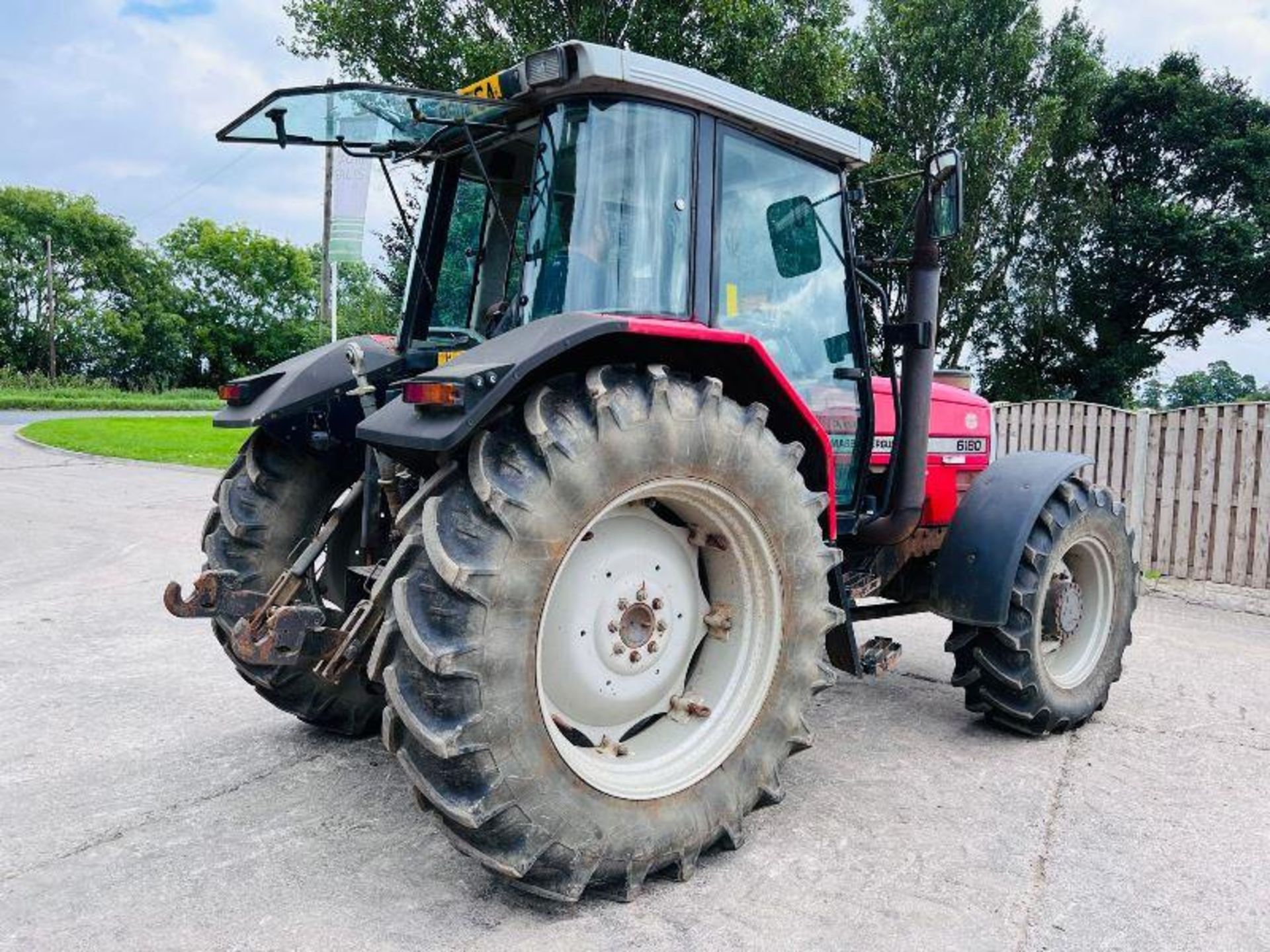 MASSEY FERGUSON 6180 4WD TRACTOR *5576 HOURS* C/W FRONT LINKAGE - Image 6 of 15