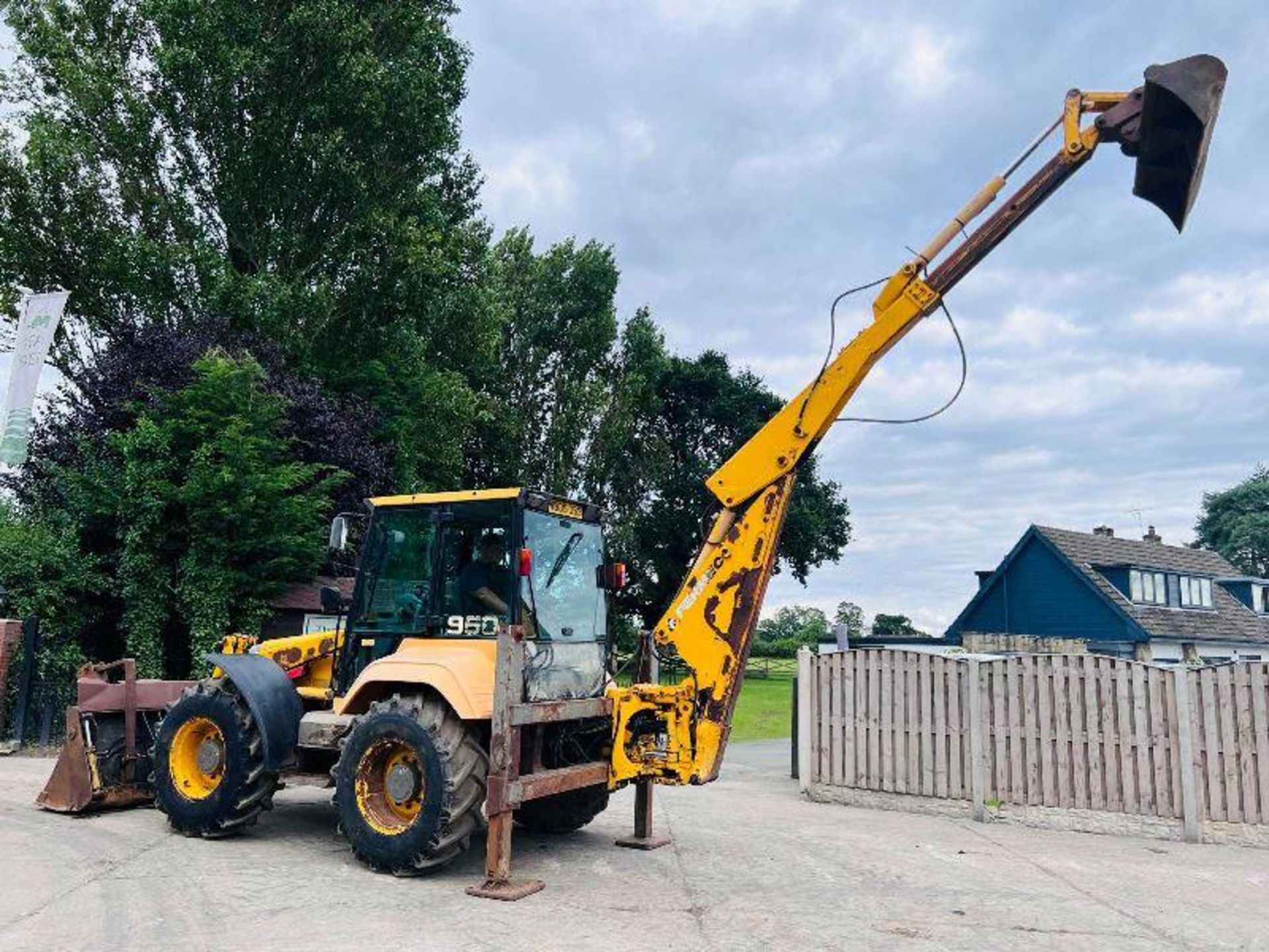 FERMEC 960 4WD EQUAL WHEELED BACKHOE DIGGER C/W REAR QUICK HITCH - Image 2 of 14