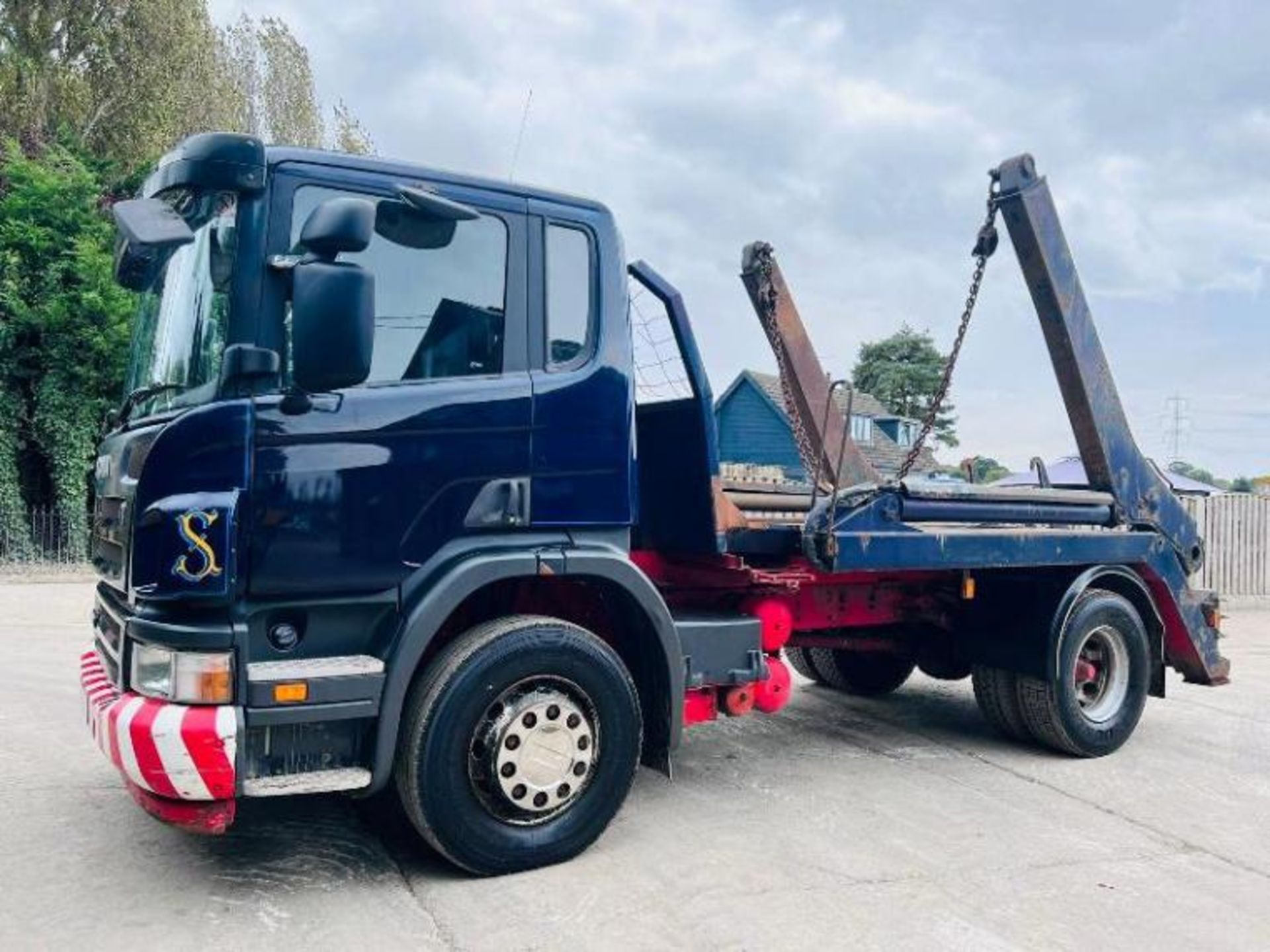 SCANIA P230 4X2 SKIP LORRY C/W MANUAL GEAR BOX & PUSH OUT ARMS - Image 2 of 15