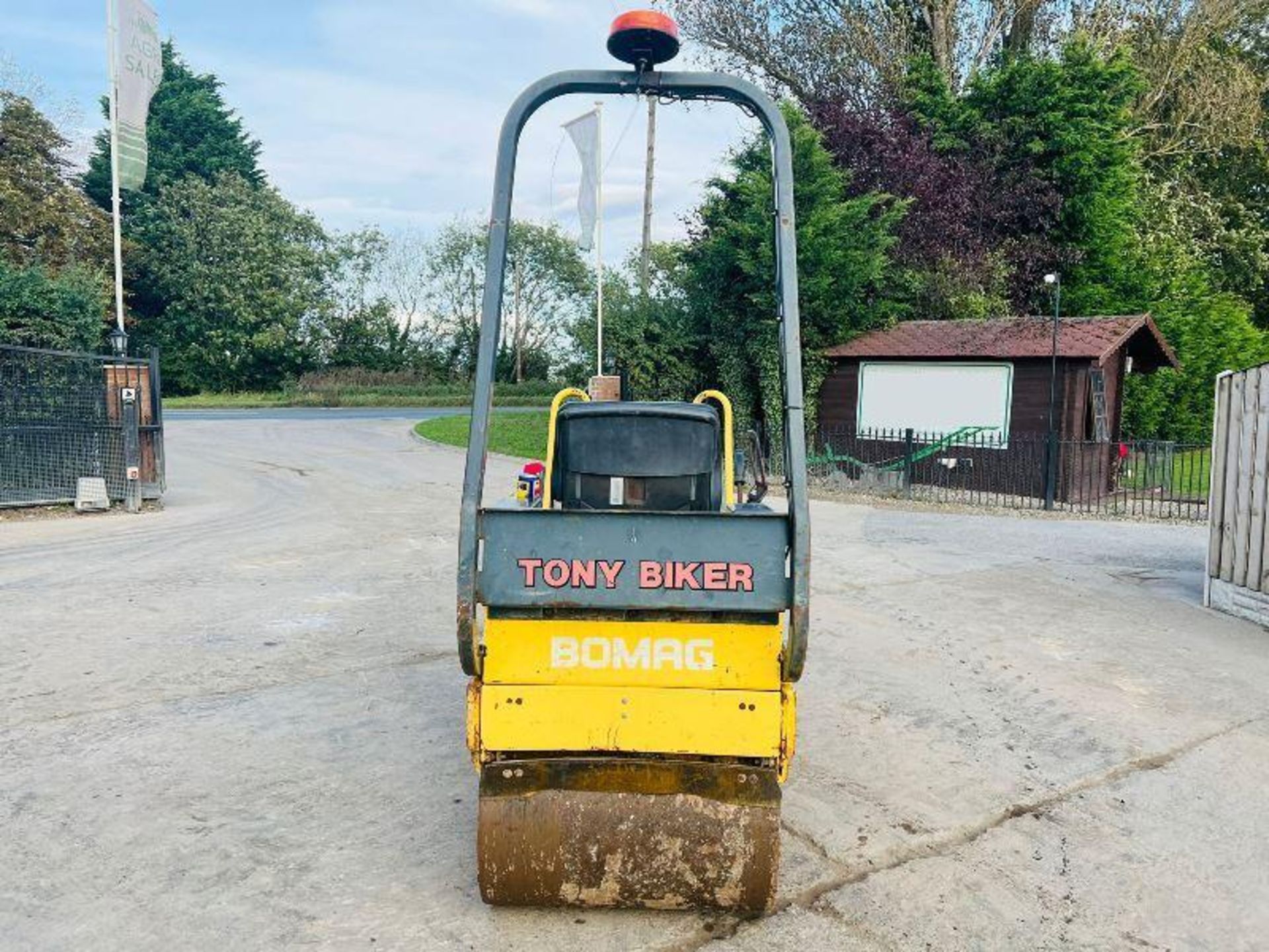 BOMAG BW80 ADH DOUBLE DRUM ROLLER C/W ROLE BAR - Image 9 of 12