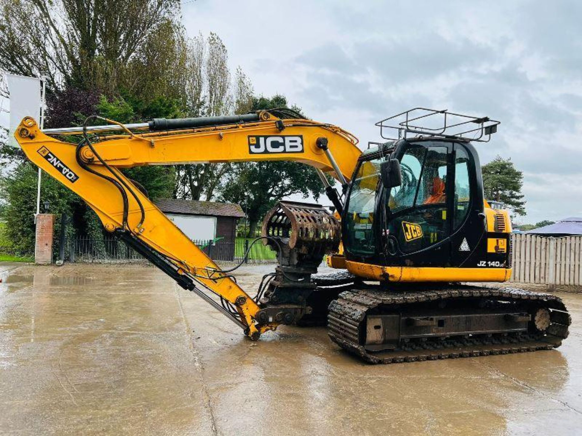 JCB JZ140 TRACKED EXCAVATOR *ZERO SWING* C/W QUICK HITCH & ROTATING SELECTOR GRAB  - Image 15 of 15