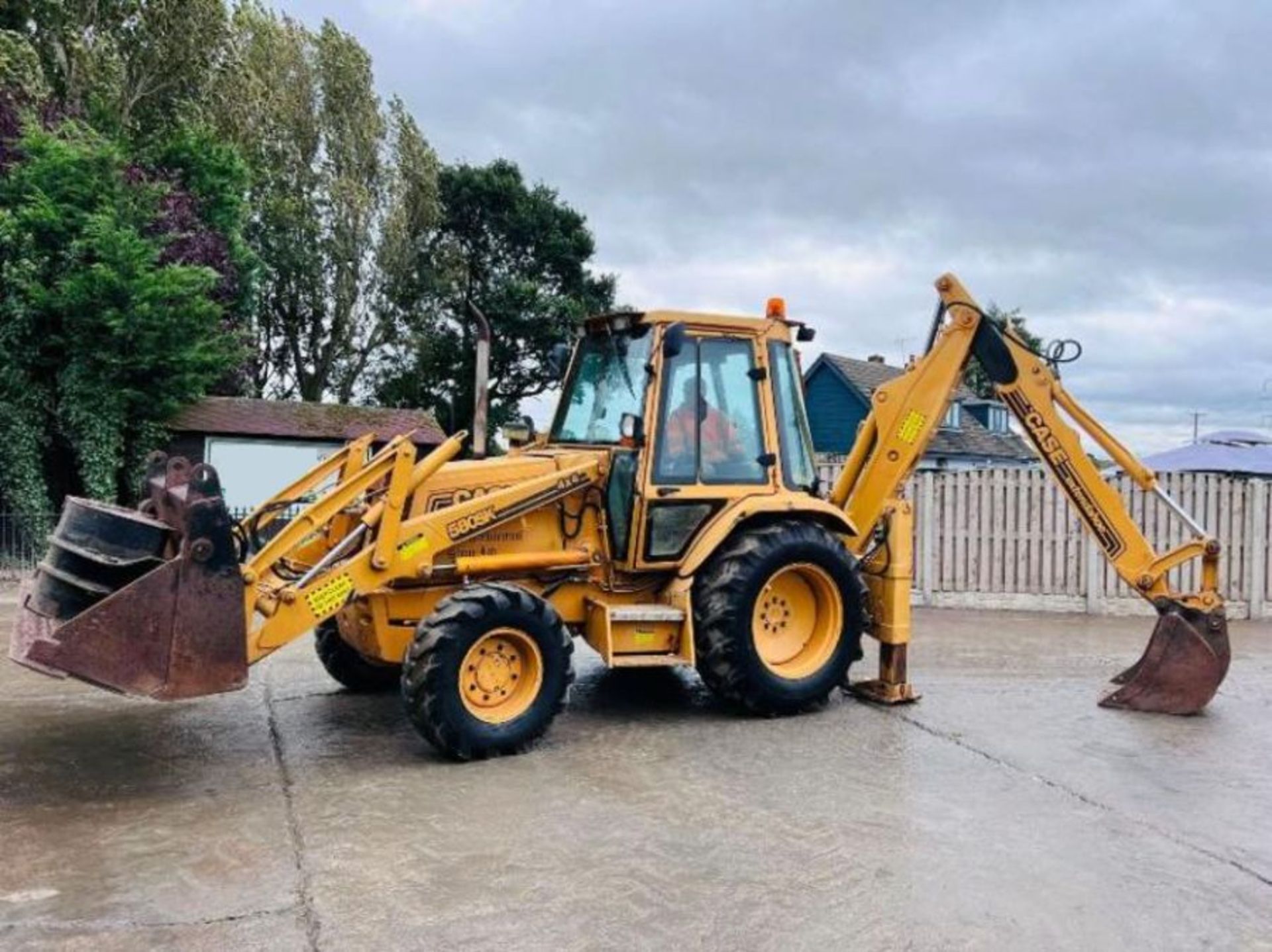 CASE 580SK 4WD BACKHOE DIGGER C/W EXTENDING DIG