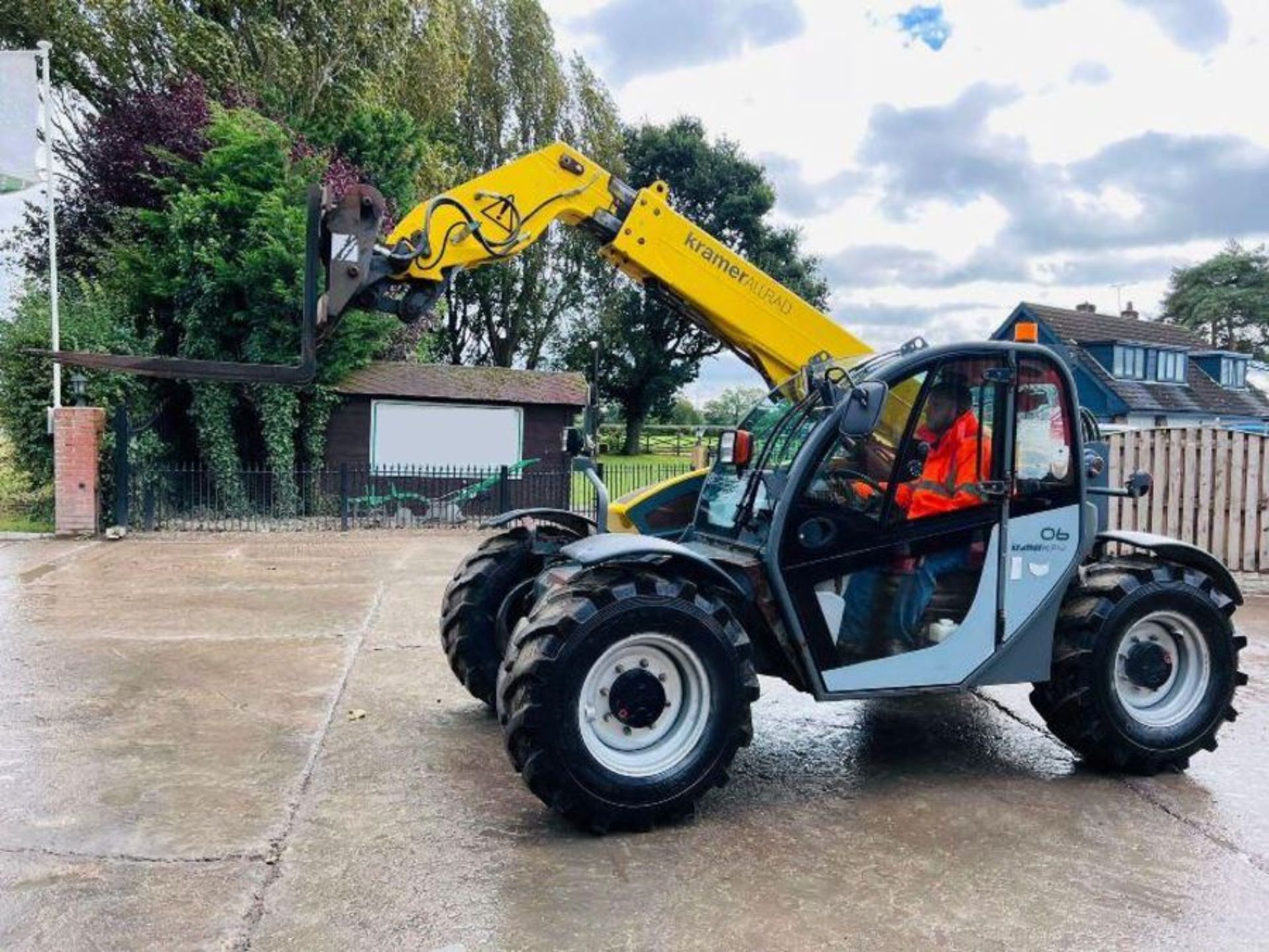 KRAMER ALLRAD 4074WD TELEHANDLER *YEAR 2011, AG SPEC* C/W PUH - Image 4 of 16