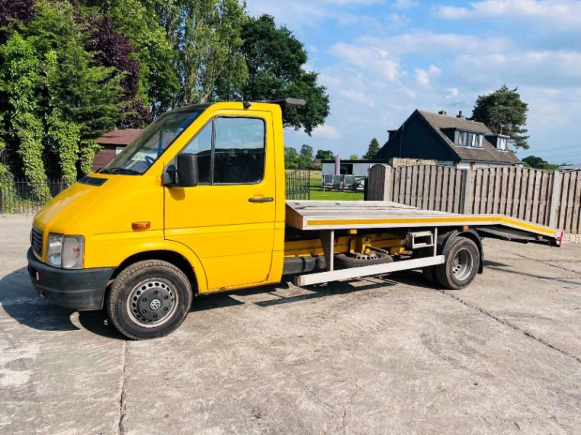 VW LT BEAVER TAIL RECOVERY TRUCK C/W MANUAL GEAR BOX - Image 3 of 14