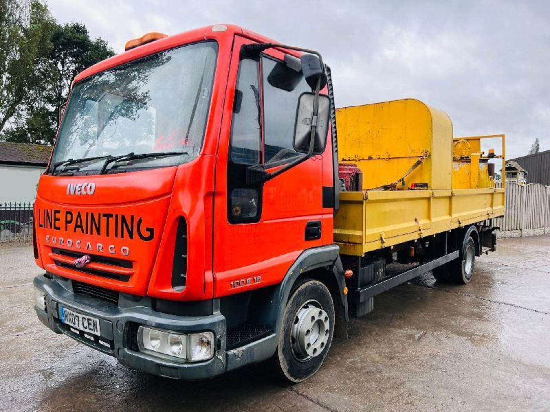 IVECO 100E18 4X2 LINE MARKER LORRY C/W MANUAL GEAR BOX - Image 2 of 17