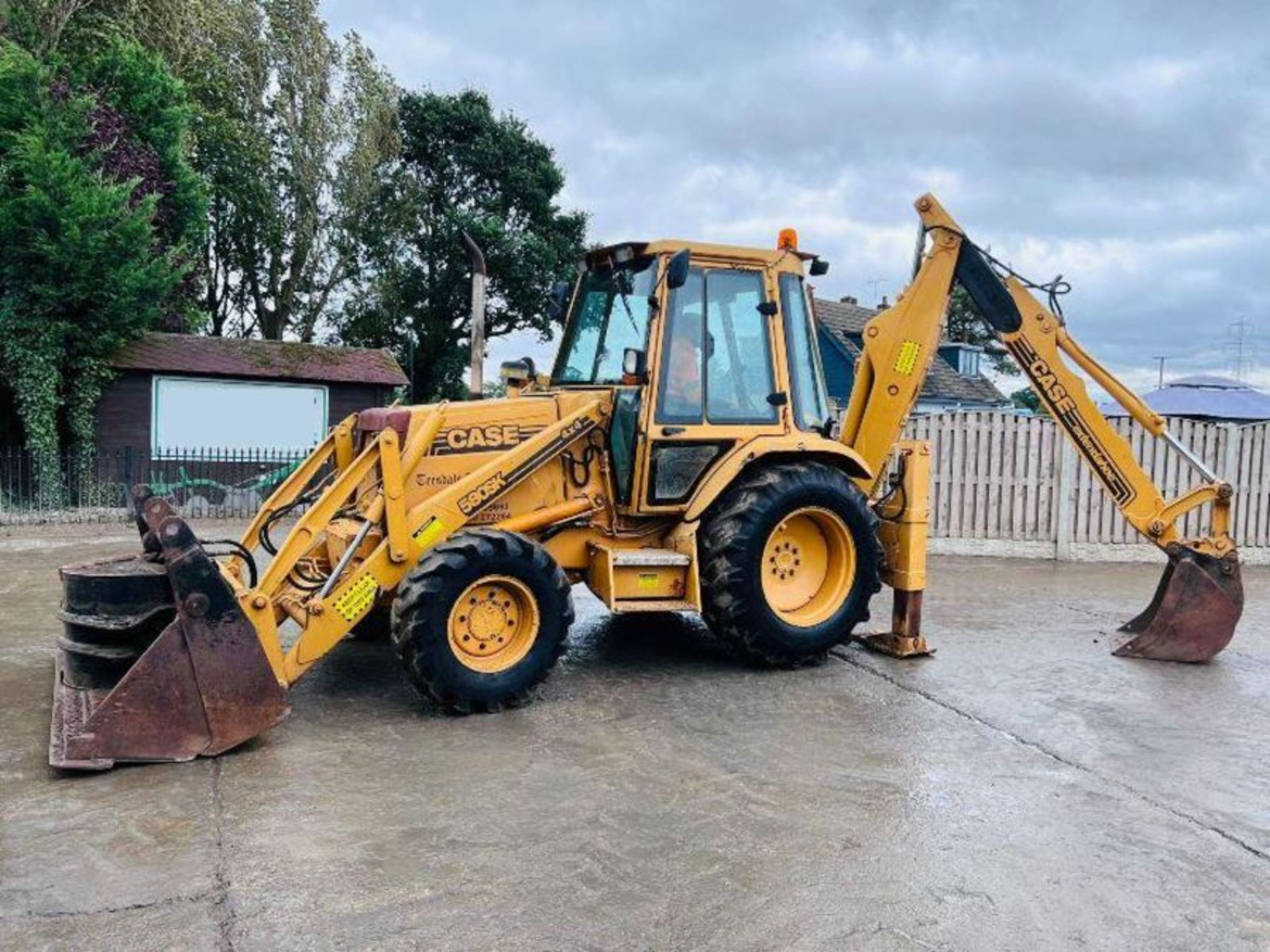 CASE 580SK 4WD BACKHOE DIGGER C/W EXTENDING DIG - Image 10 of 17