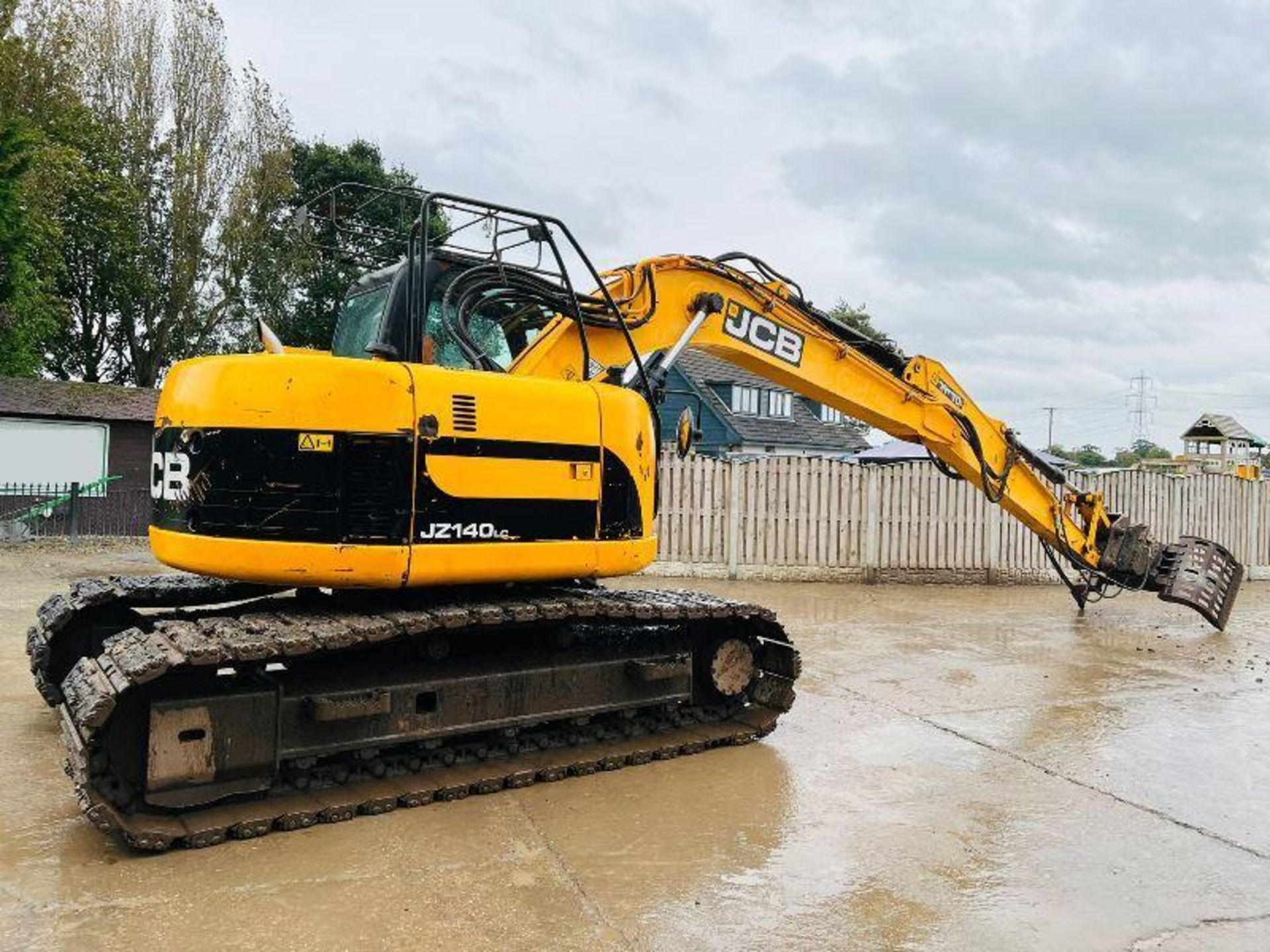 JCB JZ140 TRACKED EXCAVATOR *ZERO SWING* C/W QUICK HITCH & ROTATING SELECTOR GRAB  - Image 13 of 15