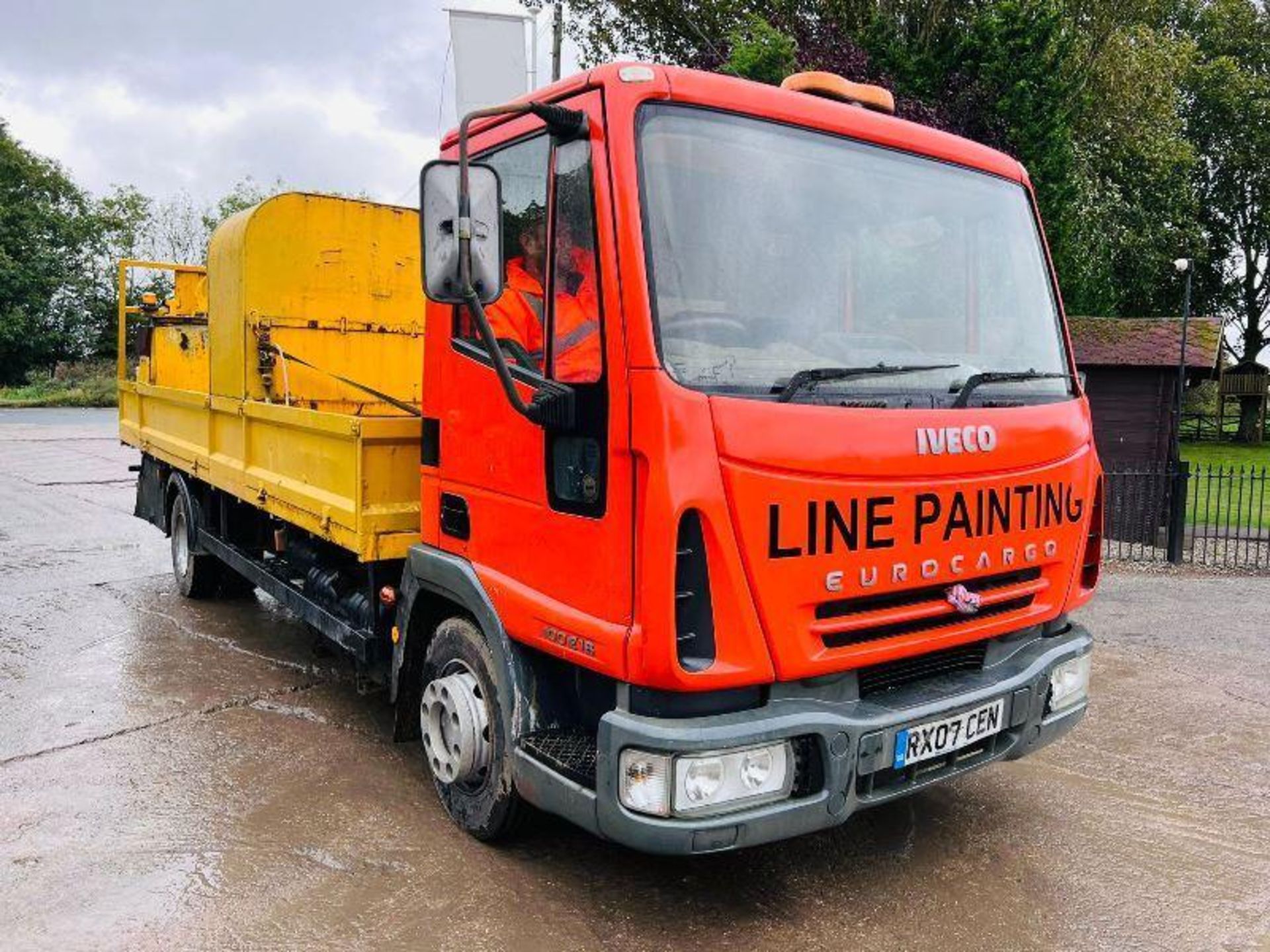 IVECO 100E18 4X2 LINE MARKER LORRY C/W MANUAL GEAR BOX