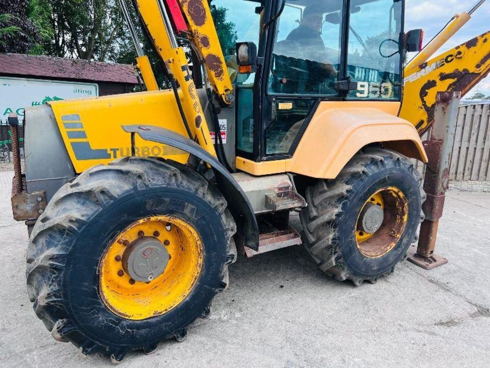 FERMEC 960 4WD EQUAL WHEELED BACKHOE DIGGER C/W REAR QUICK HITCH - Image 4 of 14