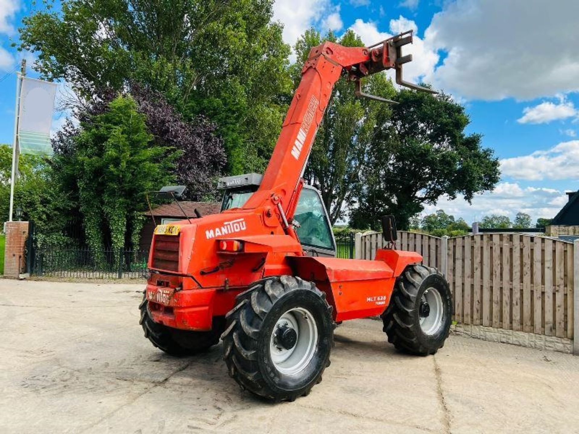MANITOU MLT628T 4WD TELEHANDLER *6164 HOURS* C/W PALLET TINES - Image 6 of 11
