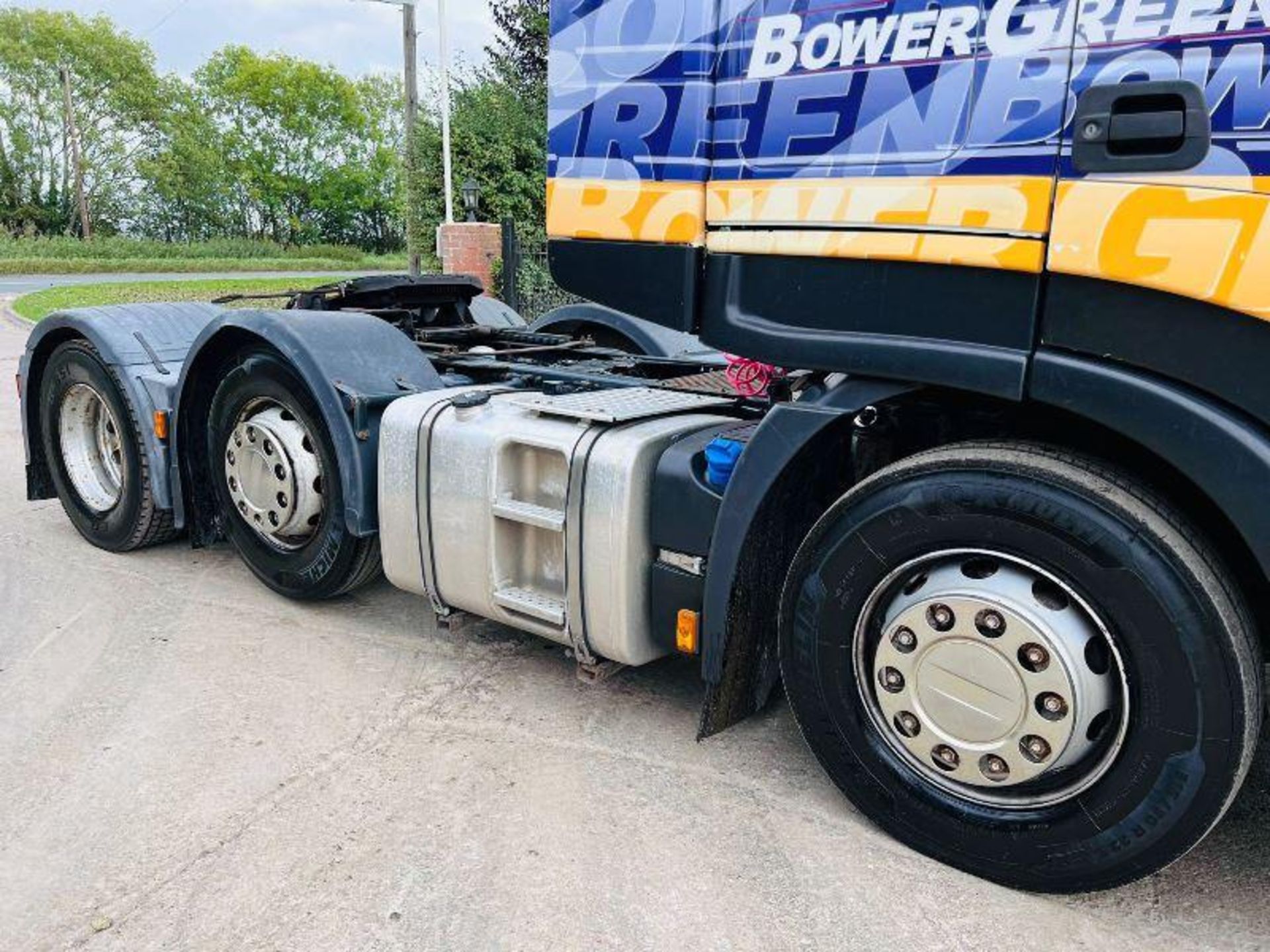 IVECO STRALLIS HI WAY 460 TRACTOR UNIT *YEAR 2014* C/W MID LIFT - Image 8 of 19