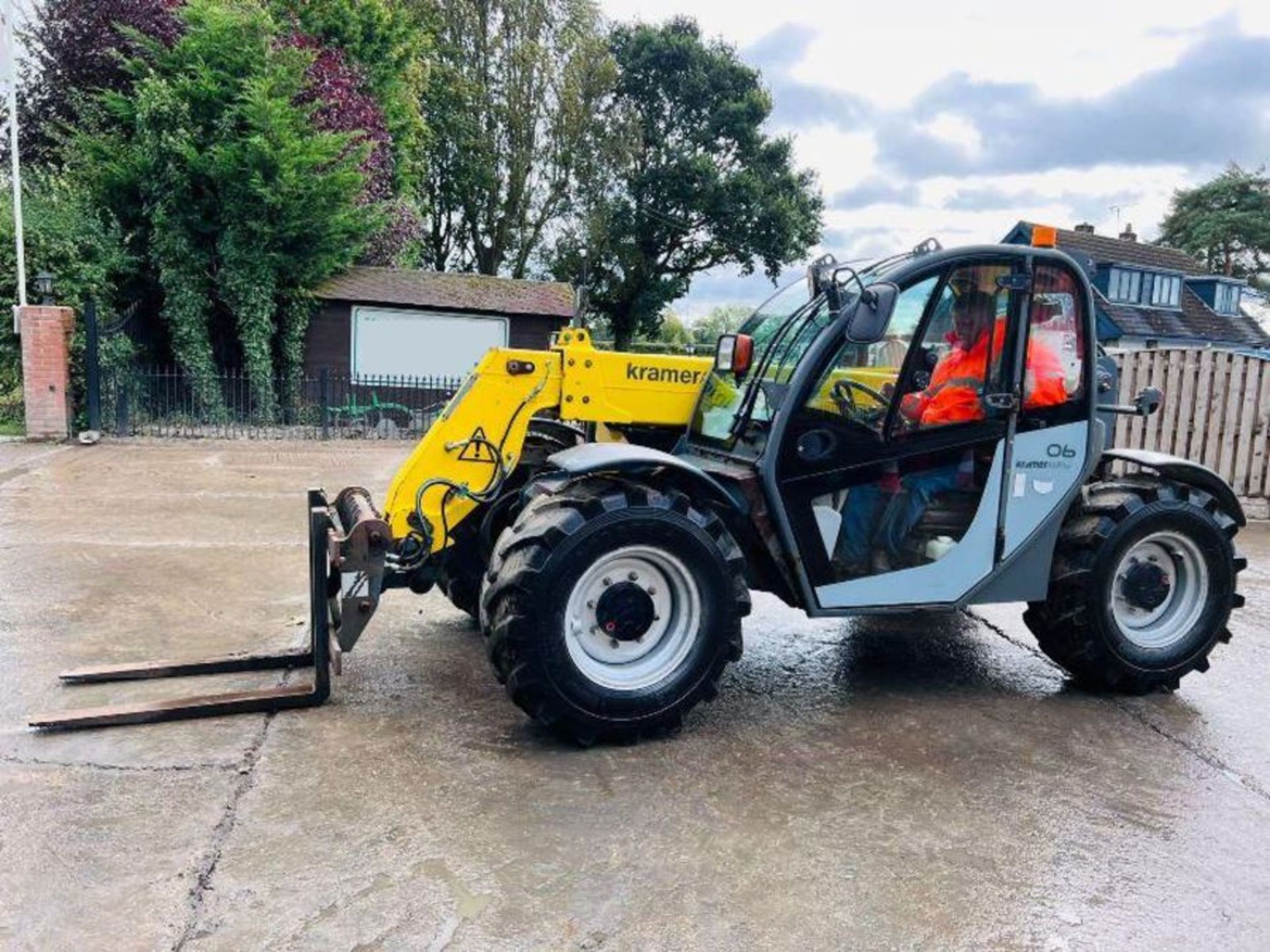 KRAMER ALLRAD 4074WD TELEHANDLER *YEAR 2011, AG SPEC* C/W PUH - Image 15 of 16