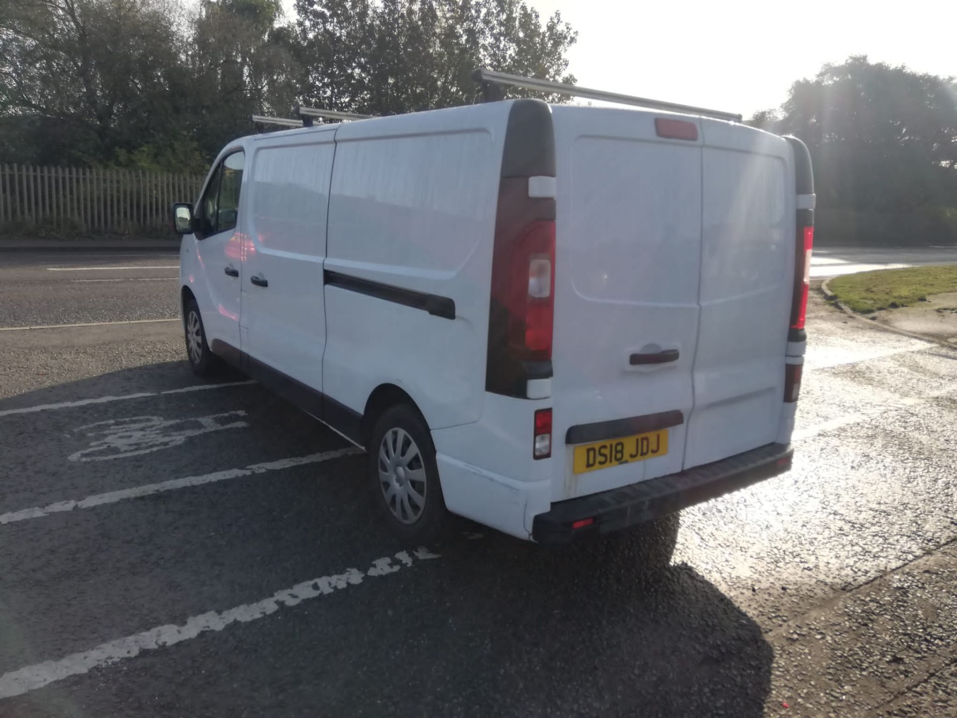 2018 18 VAUXHALL VIVARO SPORTIVE LWB PANEL VAN - 121,137 MILES - AIR CON - EURO 6 - Image 5 of 9