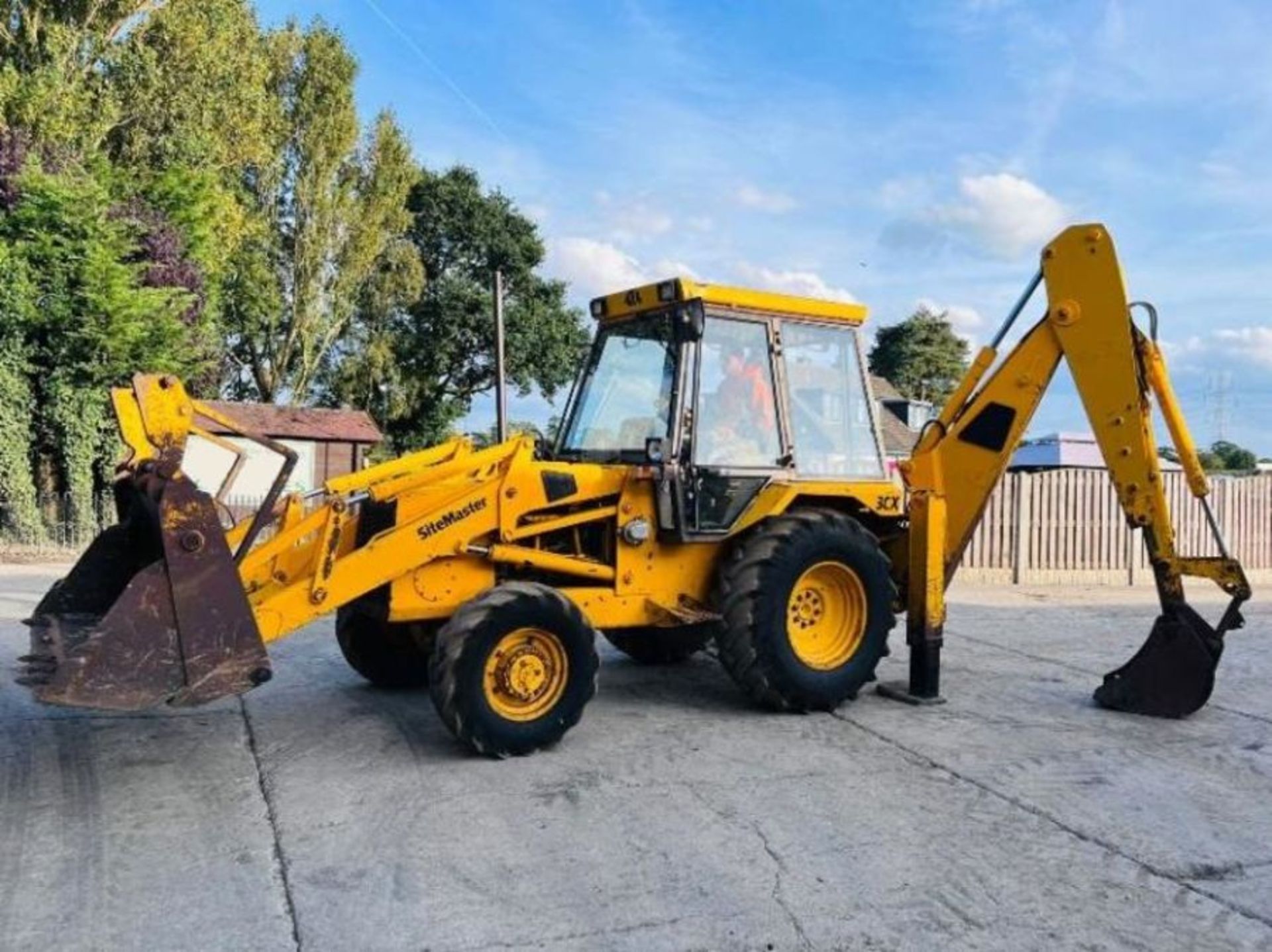 JCB 3CX PROJECT 7 4WD BACKHOE DIGGER C/W EXTENDING